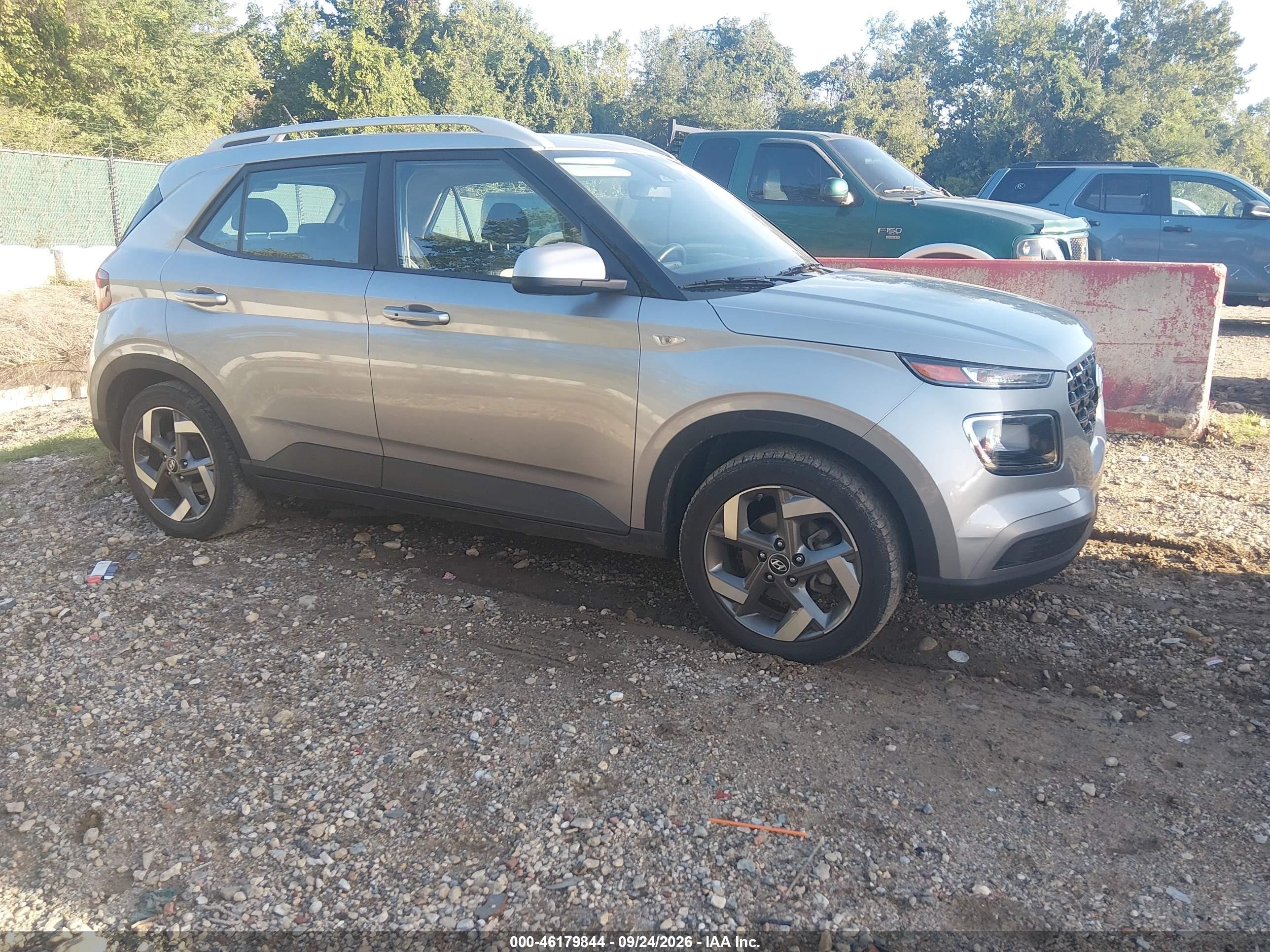 2025 Hyundai Venue VIN KMHRC8A35SU356540 — IAAI salvage auction photo