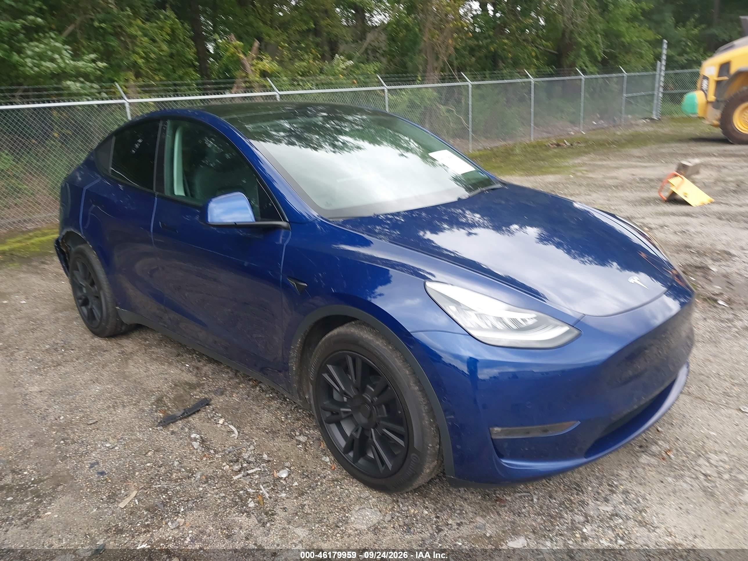2021 Tesla Model Y VIN 5YJYGDEE8MF264522 — IAAI salvage auction photo