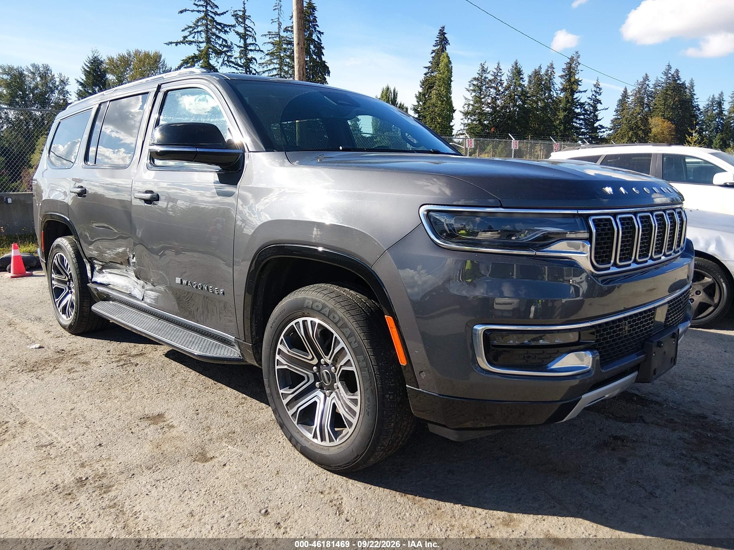 2025 Jeep Wagoneer VIN 1C4SJVBP5SS512163 — IAAI salvage auction photo
