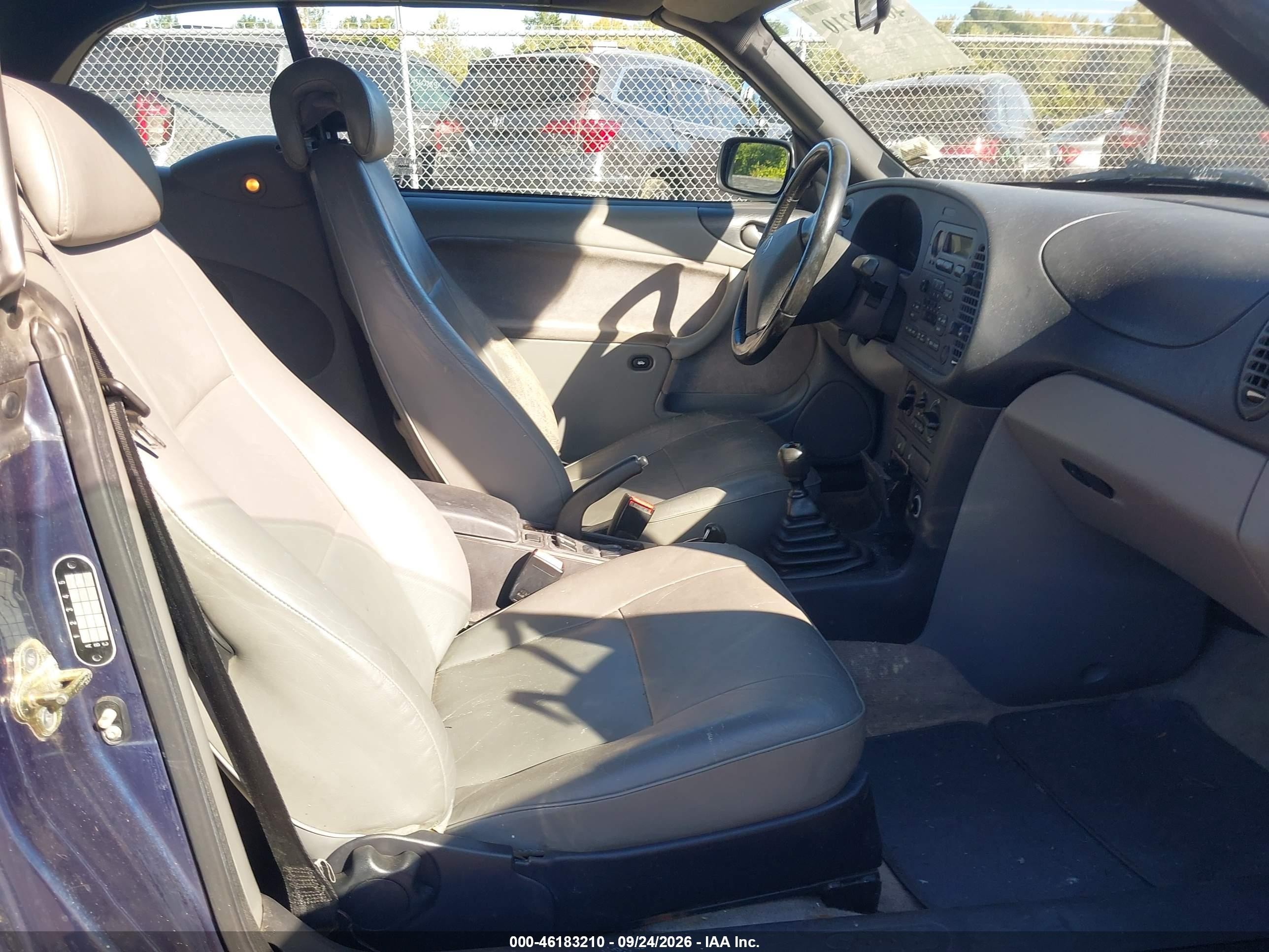 1995 Saab 900 VIN YS3DD75B3S7024269 IAAI salvage auction — Normal Wear, Clear (Connecticut), sold $450 on 2026-10-01 (photo 5)