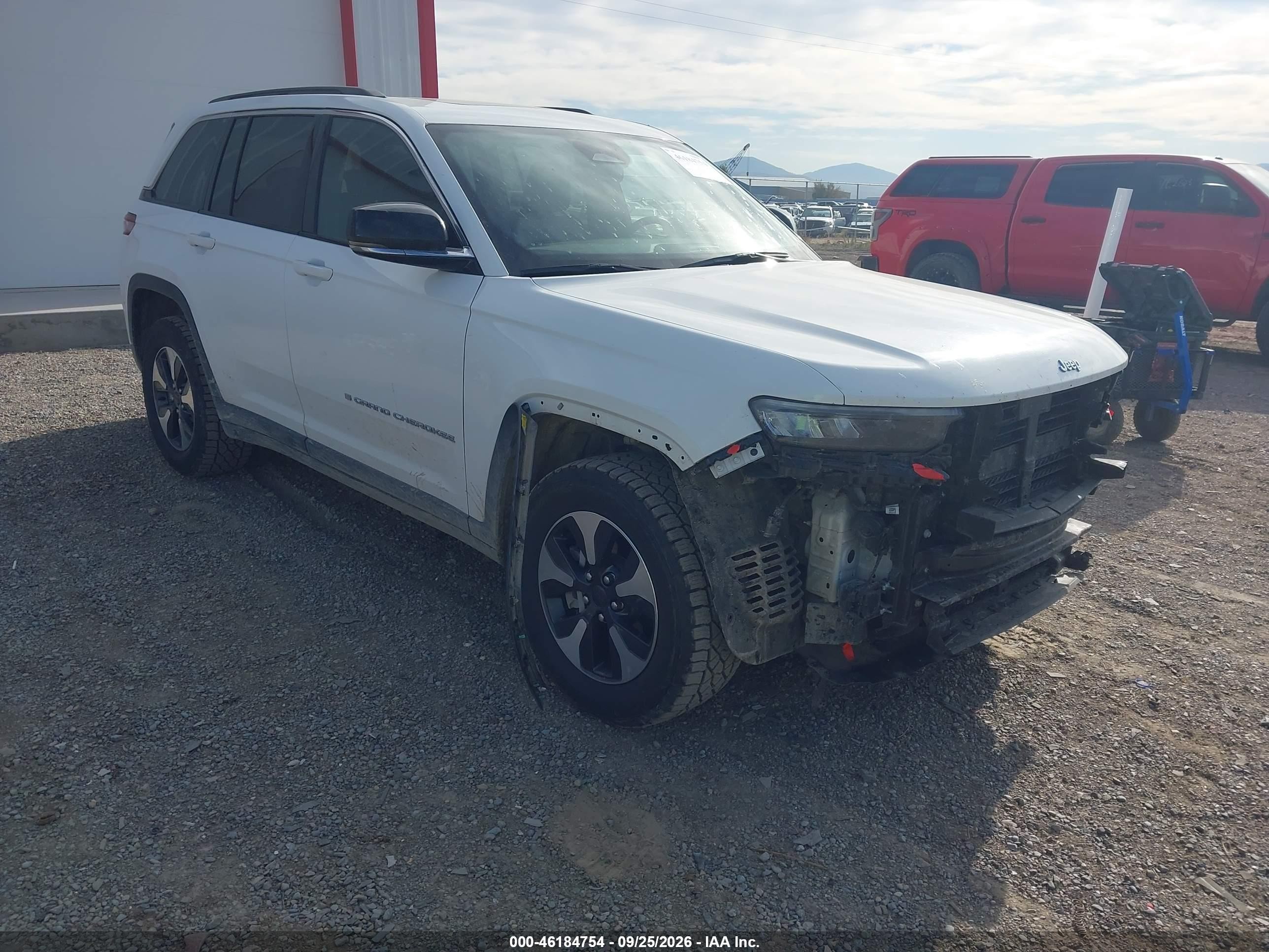 2024 Jeep Grand Cherokee VIN 1C4RJYB60R8566873 — IAAI salvage auction photo