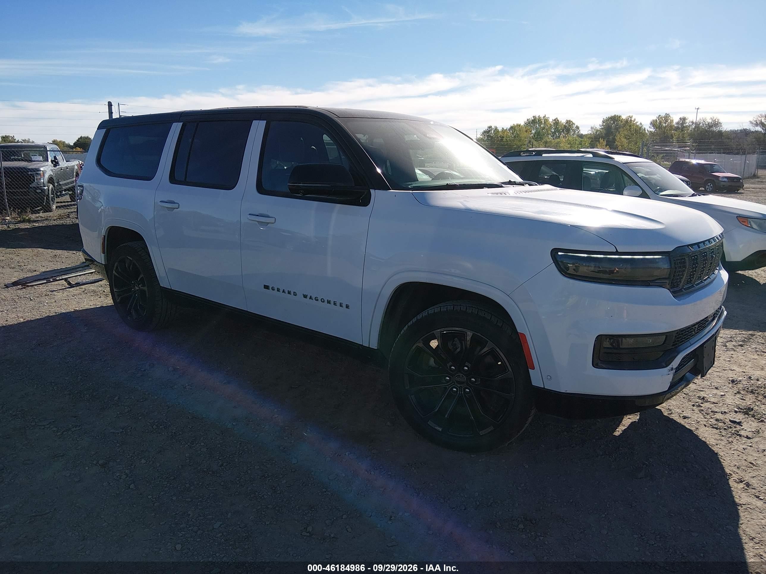2024 Jeep Grand Wagoneer VIN 1C4SJSFP2RS112404 — IAAI salvage auction photo