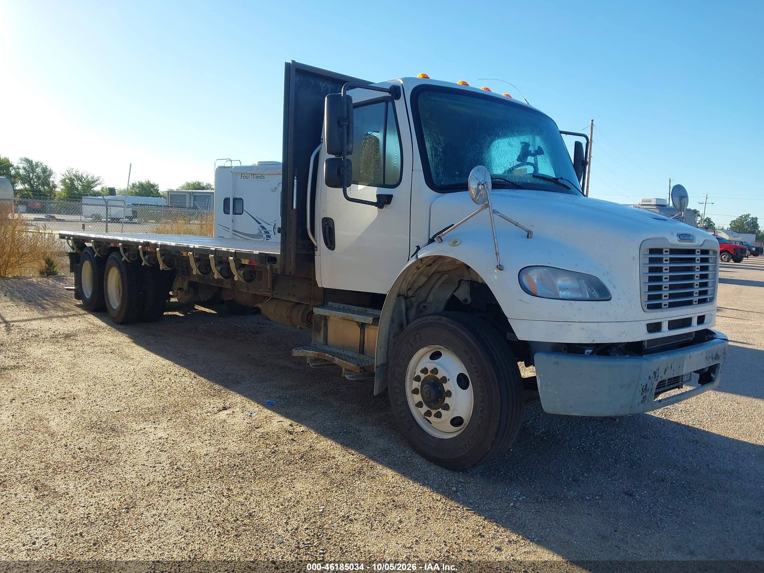 2015 Freightliner M2 106 VIN 1FVHCYCY0FHGJ9399 — IAAI salvage auction photo