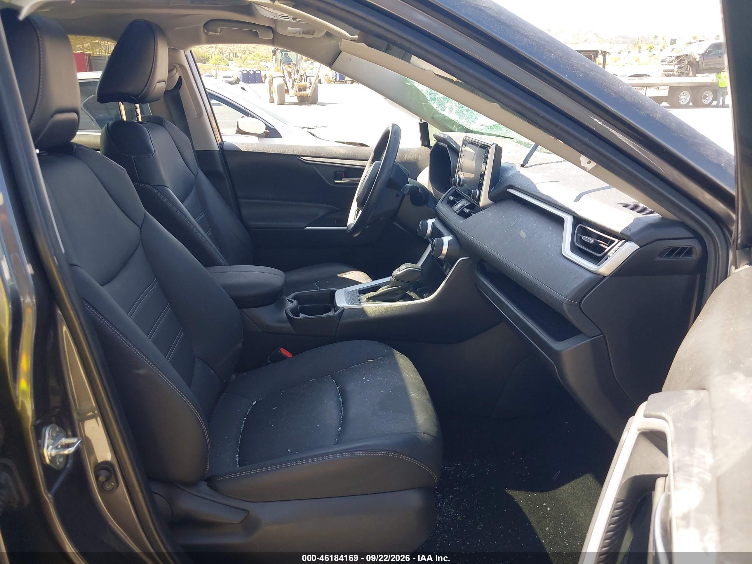 2021 Toyota Rav 4 VIN 2T3C1RFV4MC172214 IAAI salvage auction — Rollover, Salvage (California), sold $8,400 on 2026-10-01 (photo 5)
