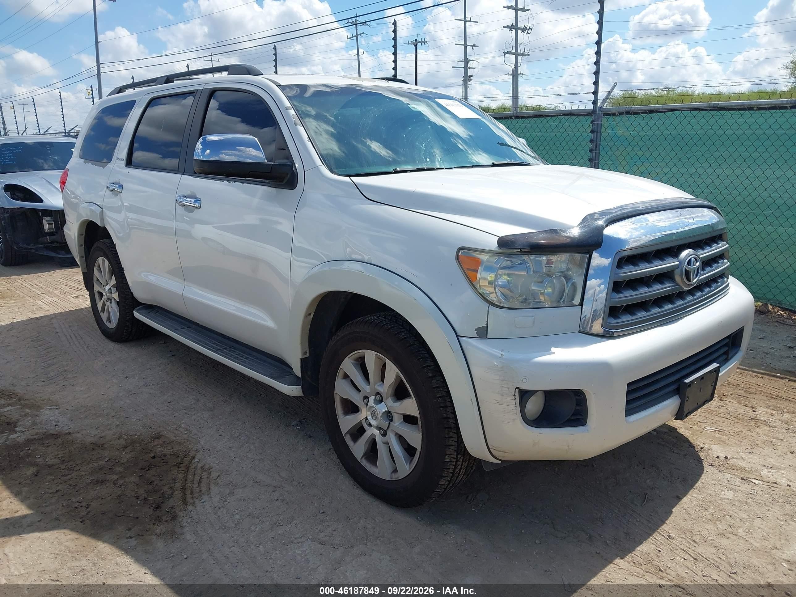 2015 Toyota Sequoia VIN 5TDYY5G18FS059276 — IAAI salvage auction photo