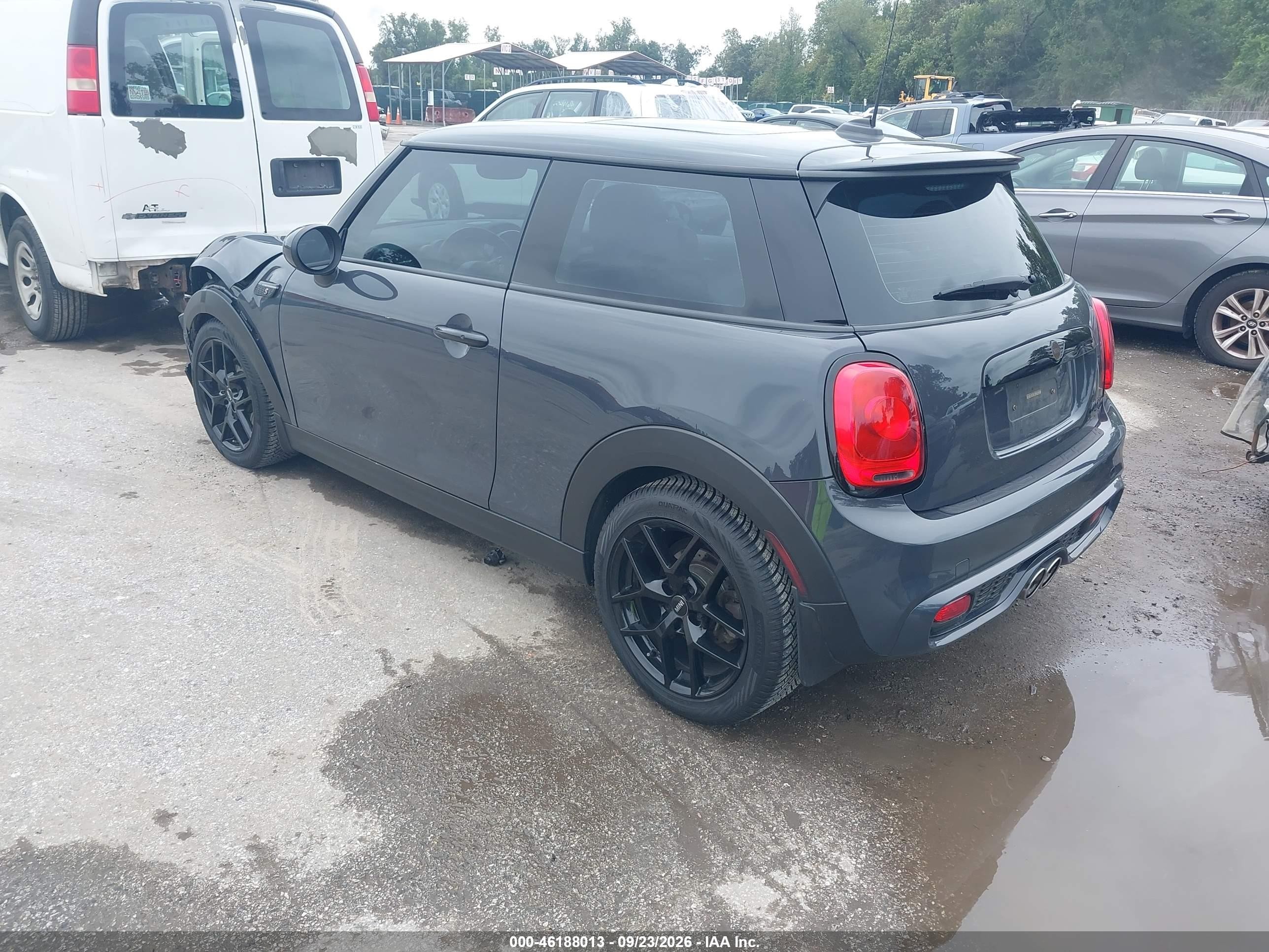 2014 Mini Hard top VIN WMWXM7C5XET986269 IAAI salvage auction — Unknown, Salvage - Greater Than 75% (Maryland), sold $1,250 on 2026-10-01 (photo 3)