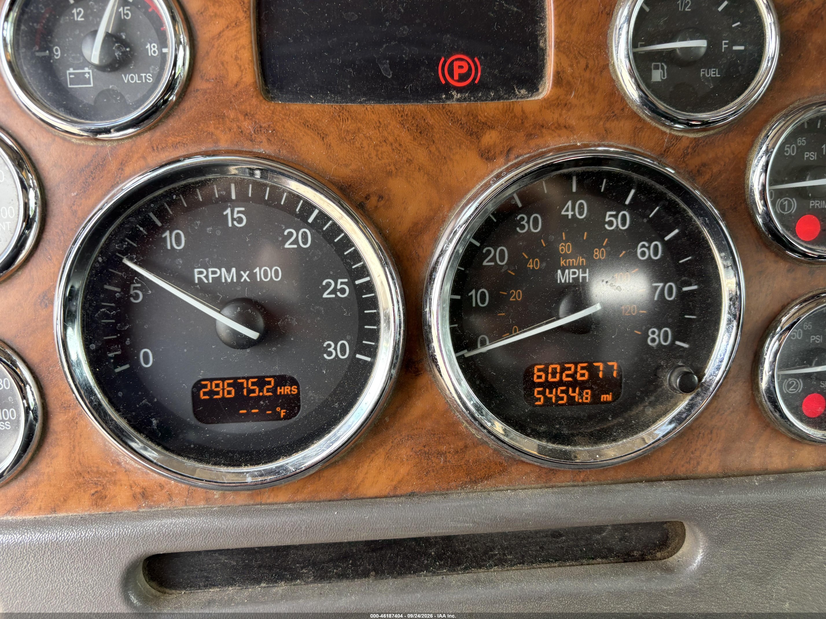 2007 Peterbilt 357 VIN 1NPALT0X37D669627 IAAI salvage auction — Normal Wear, Original (Texas), sold $60,000 on 2026-10-11 (photo 6)