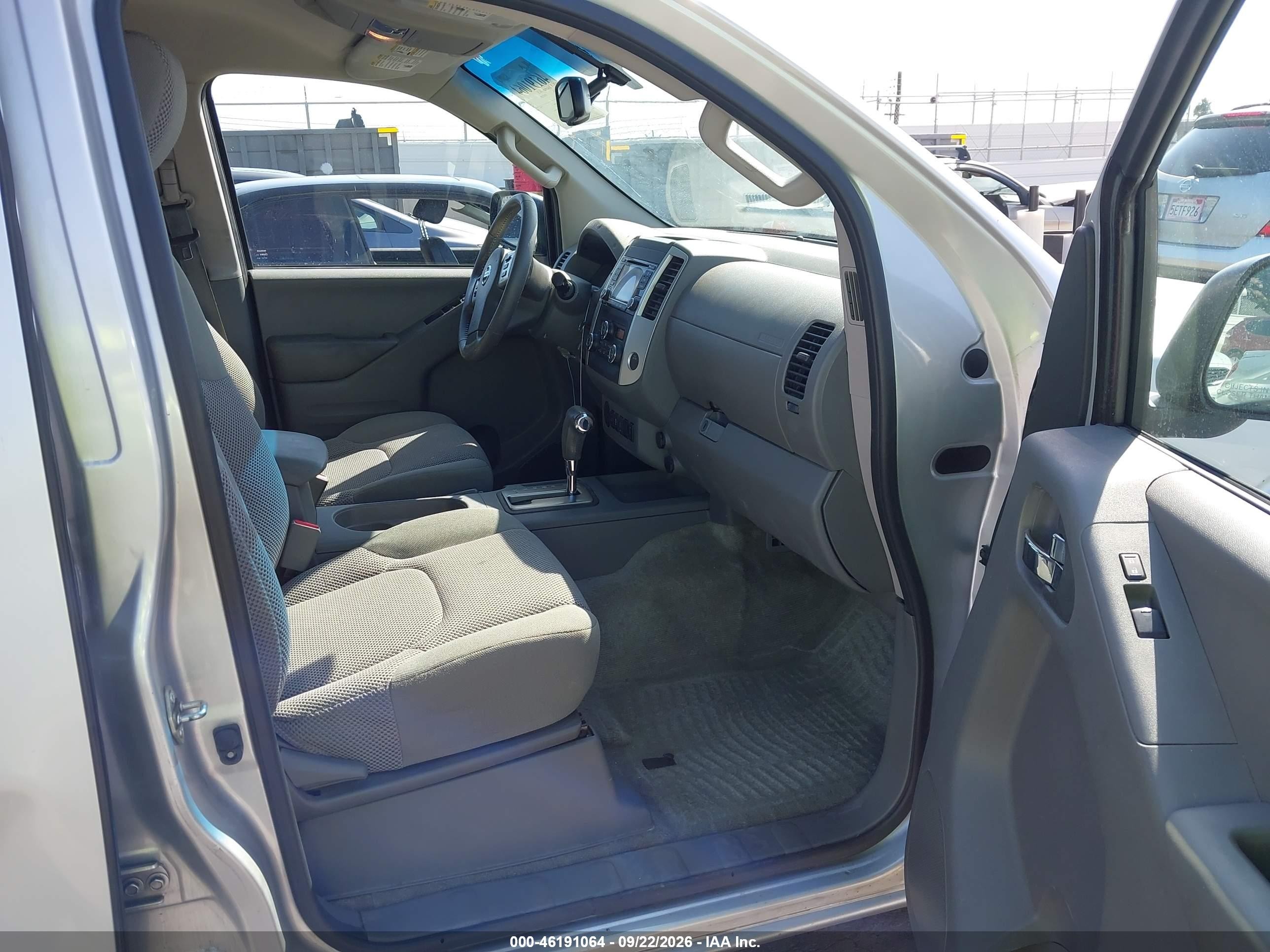 2016 Nissan Navara (frontier) VIN 1N6AD0ER7GN792139 IAAI salvage auction — Side, Salvage (California), sold $3,100 on 2026-10-08 (photo 5)