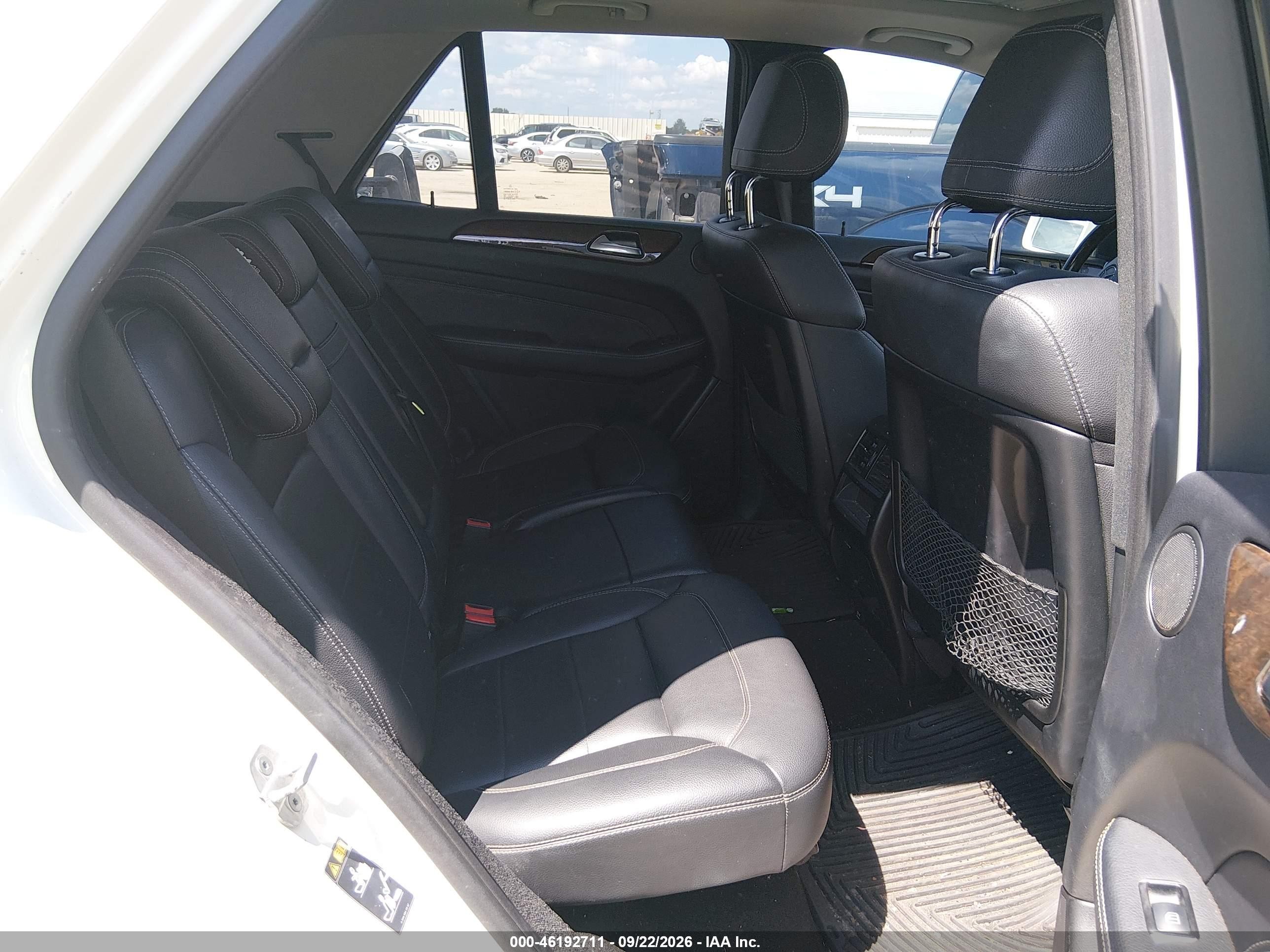 2012 Mercedes-benz M-klasse VIN 4JGDA5HB6CA054799 IAAI salvage auction — Normal Wear, Original (Texas), sold $3,575 on 2026-10-04 (photo 8)
