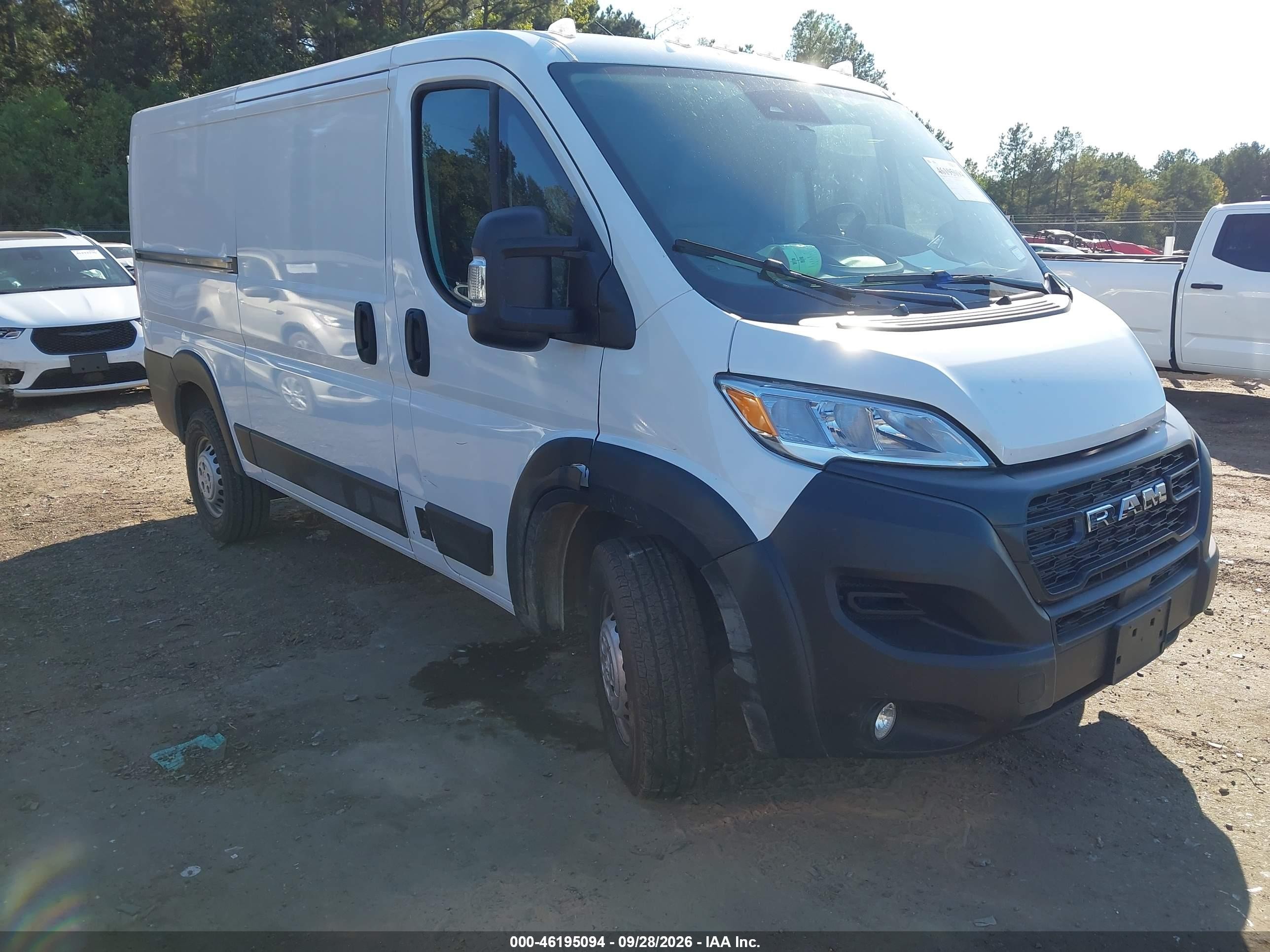 2026 Ram ProMaster 2500 VIN 3C6LRVVG0TE196241 — IAAI salvage auction photo