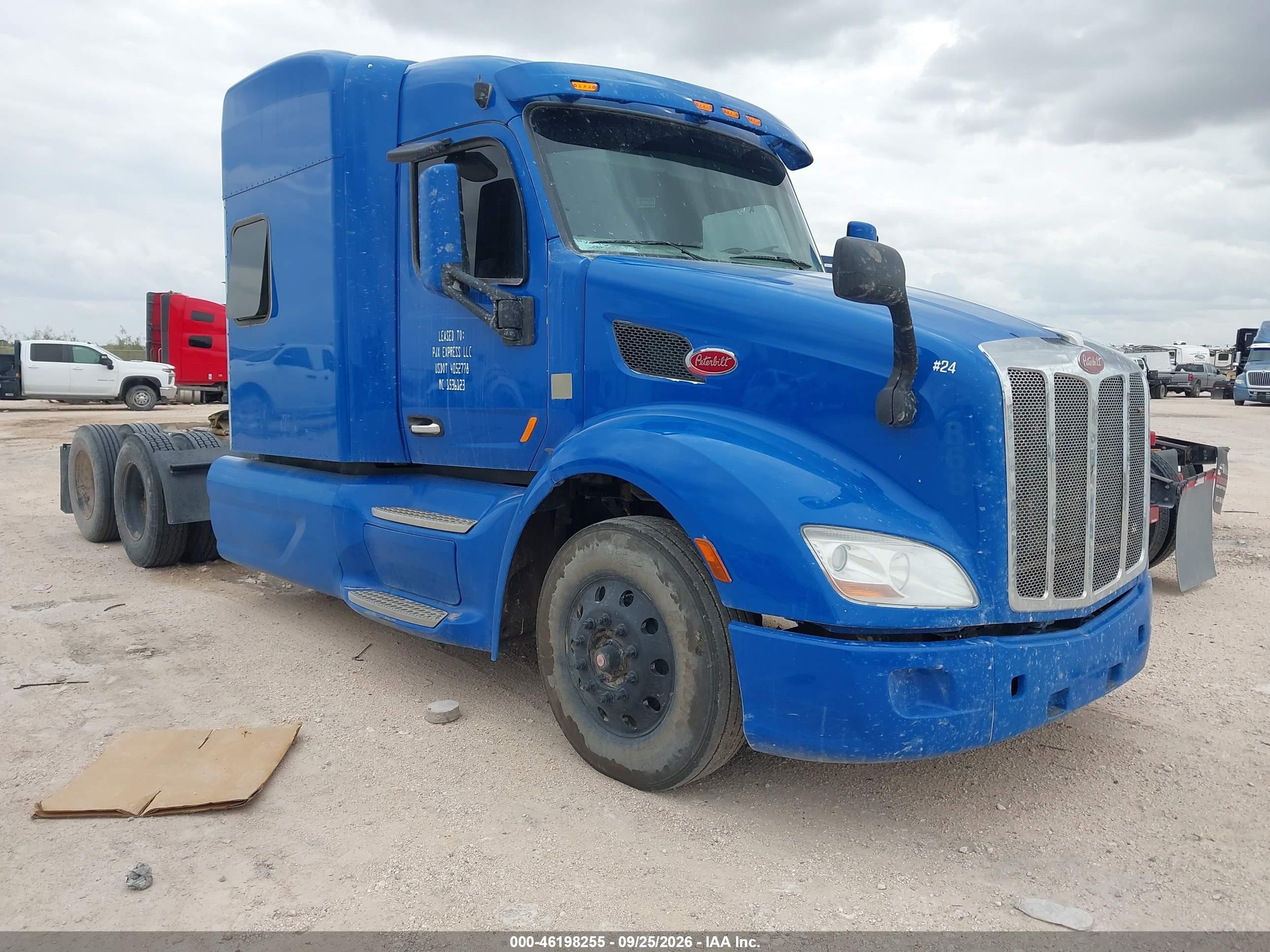 2019 Peterbilt 579 VIN 1XPBDP9X9KD263474 — IAAI salvage auction photo