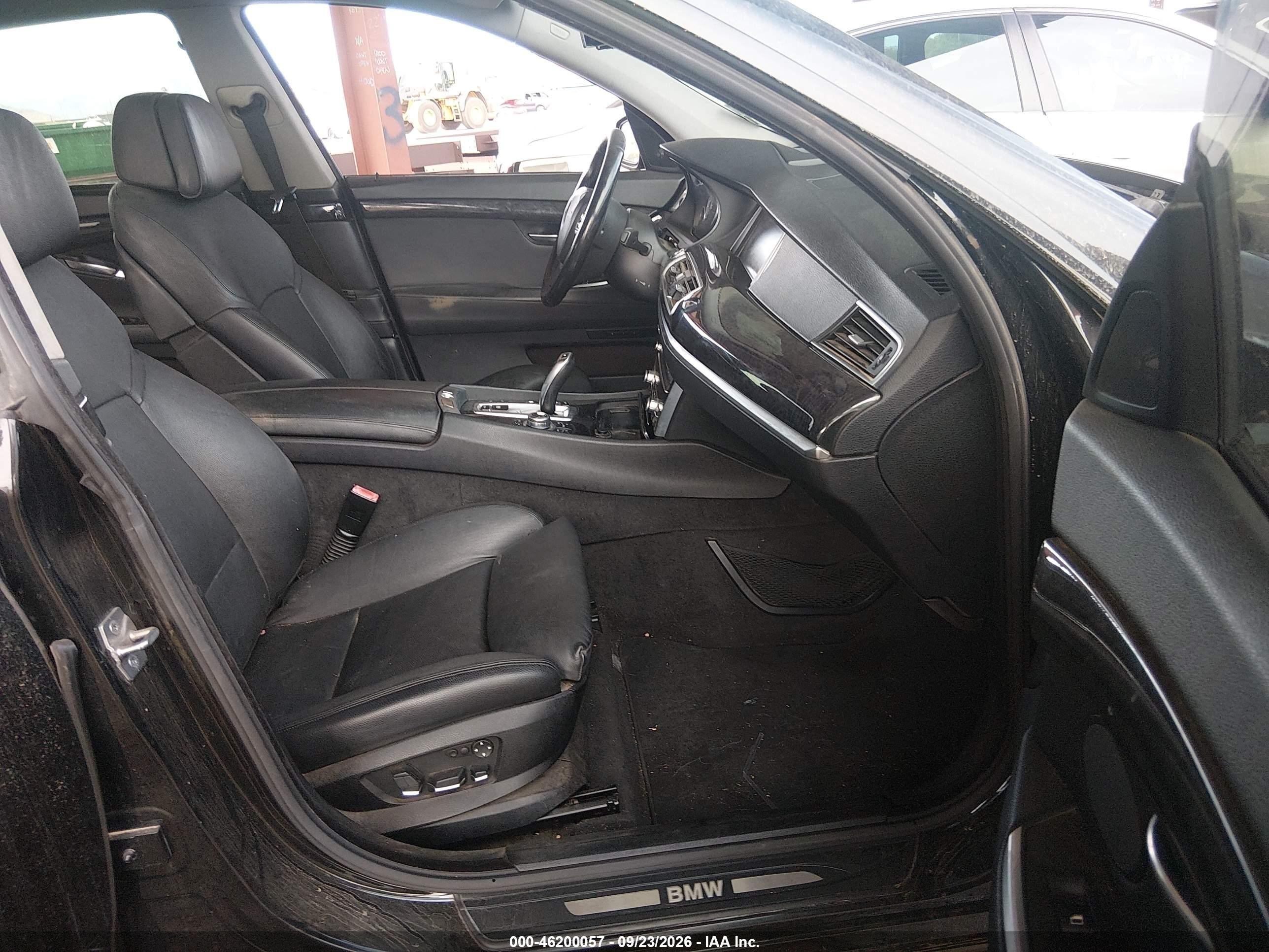 2010 BMW 5 series VIN WBASN4C53AC209464 IAAI salvage auction — Normal Wear, Clear-Dealer Only (Arizona), sold $1,450 on 2026-10-07 (photo 5)