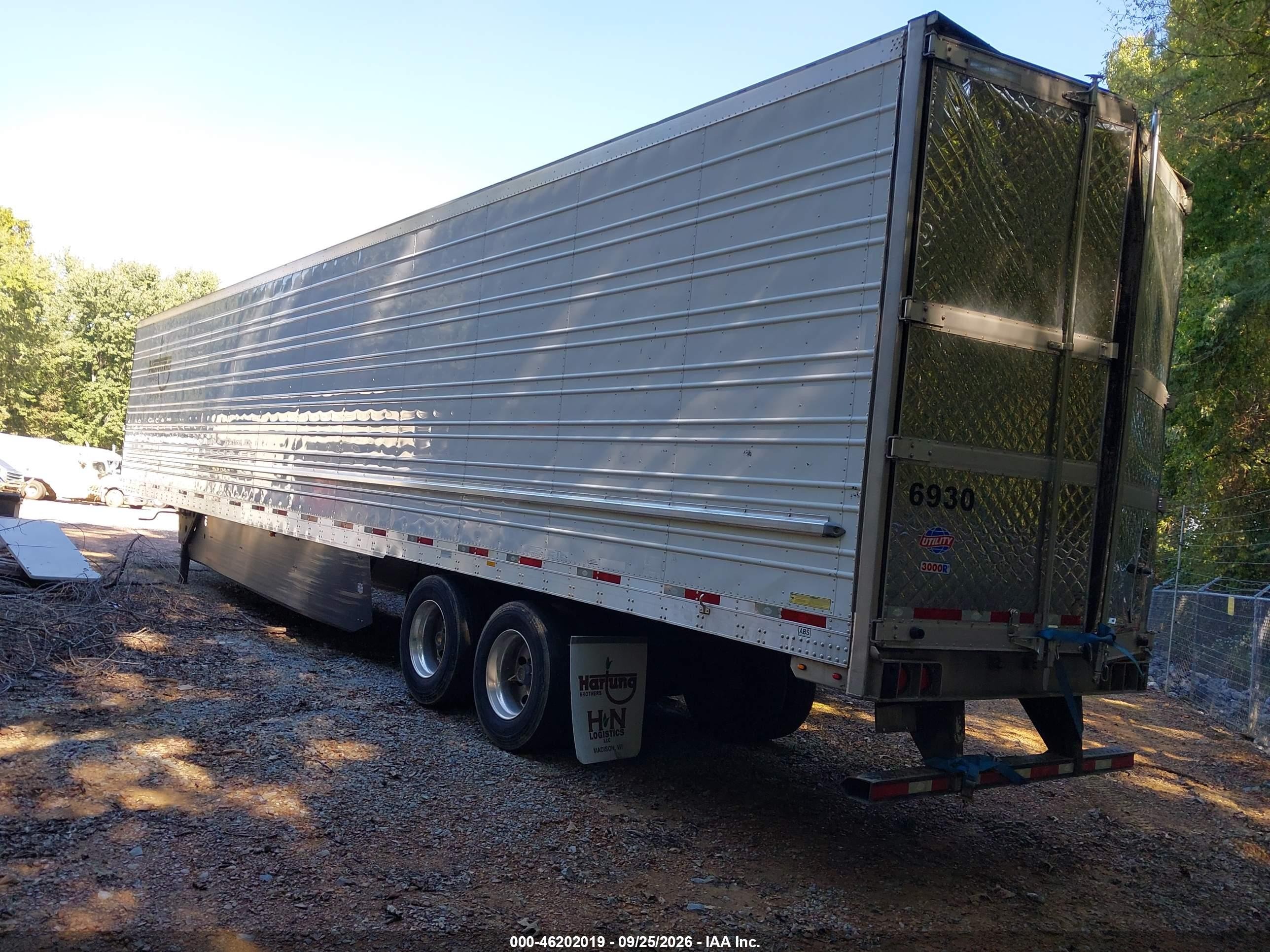 2023 Utility Trailer Mfg Unknown VIN 1UYVS2538P6780112 IAAI salvage auction — Unknown, Salvage (Kentucky), sold $12,750 on 2026-10-06 (photo 3)