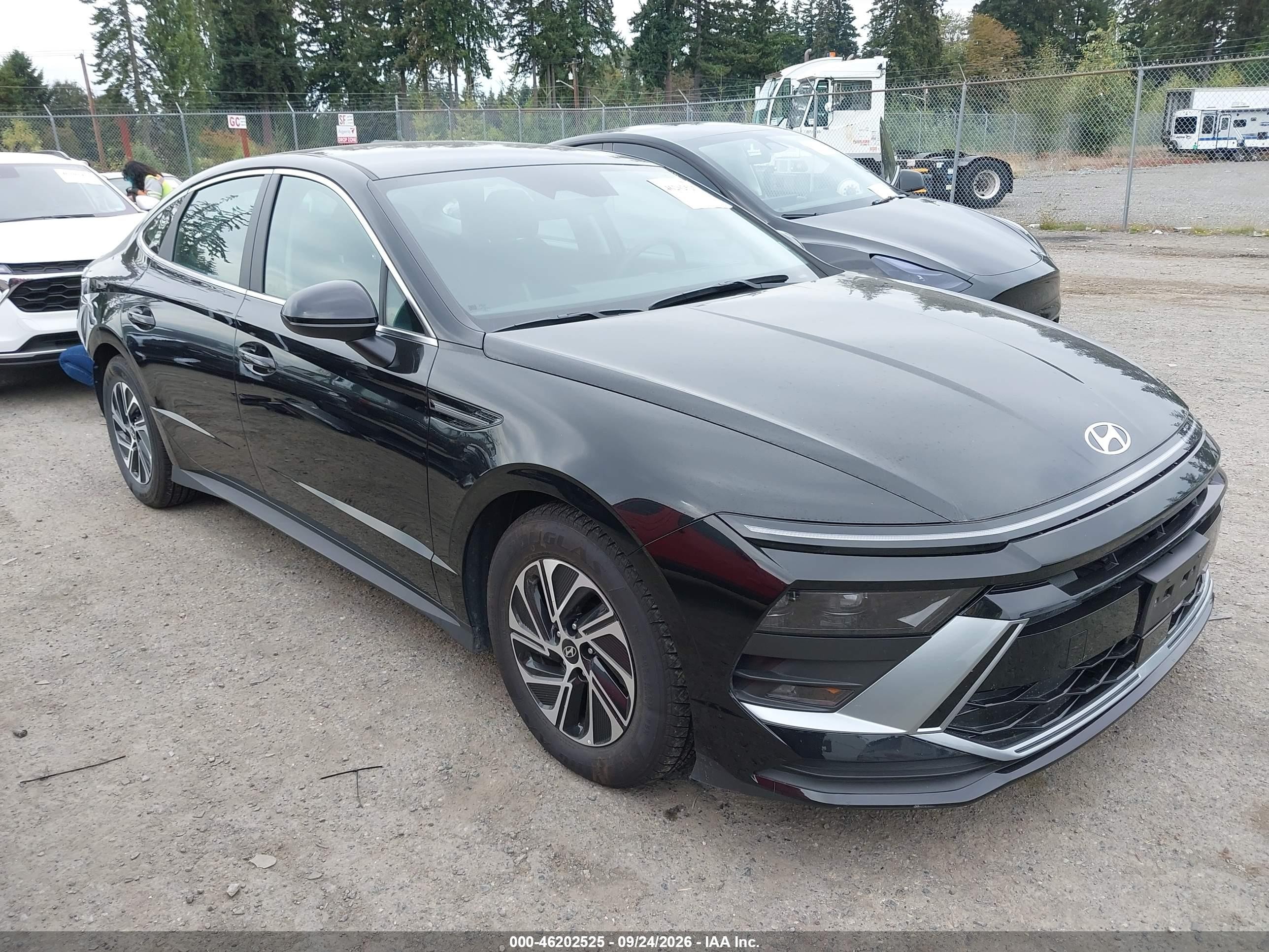 2026 Hyundai Sonata Hybrid VIN KMHL24JJ4TA153870 — IAAI salvage auction photo
