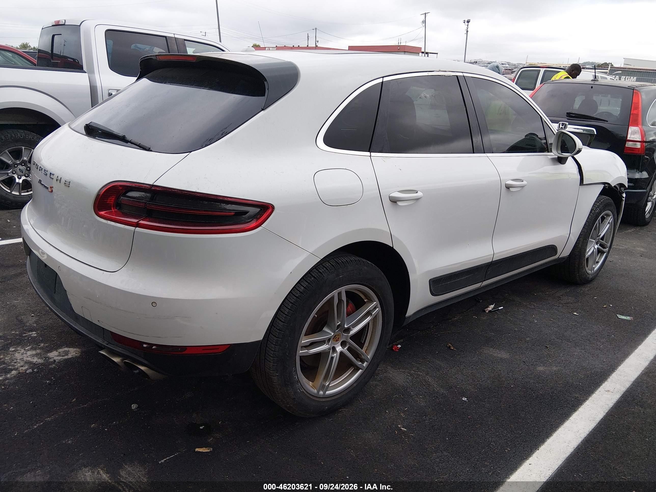 2015 Porsche Macan VIN WP1AB2A52FLB64537 IAAI salvage auction — Front End, Clear (Massachusetts), sold $6,100 on 2026-10-03 (photo 4)