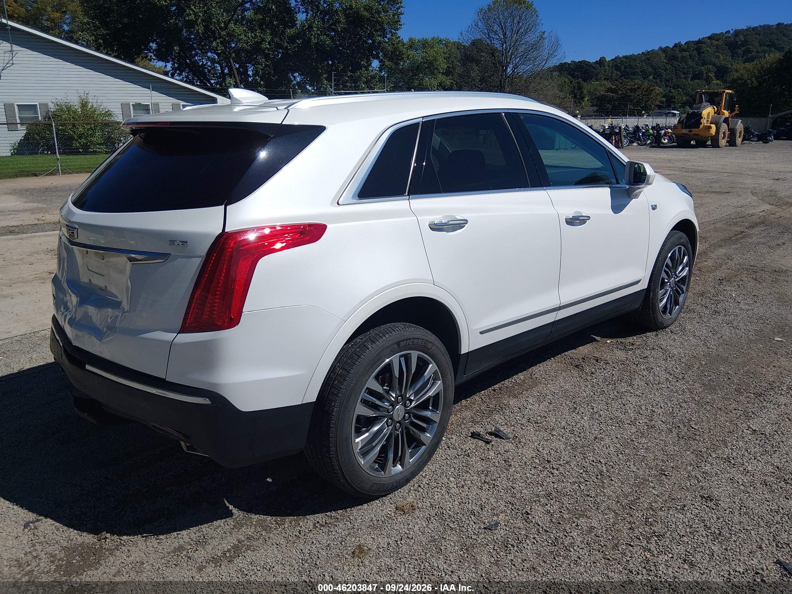 2018 Cadillac Xt5 VIN 1GYKNFRS4JZ181757 IAAI salvage auction — Rear End, Salvage (Ohio), sold $7,900 on 2026-10-14 (photo 4)