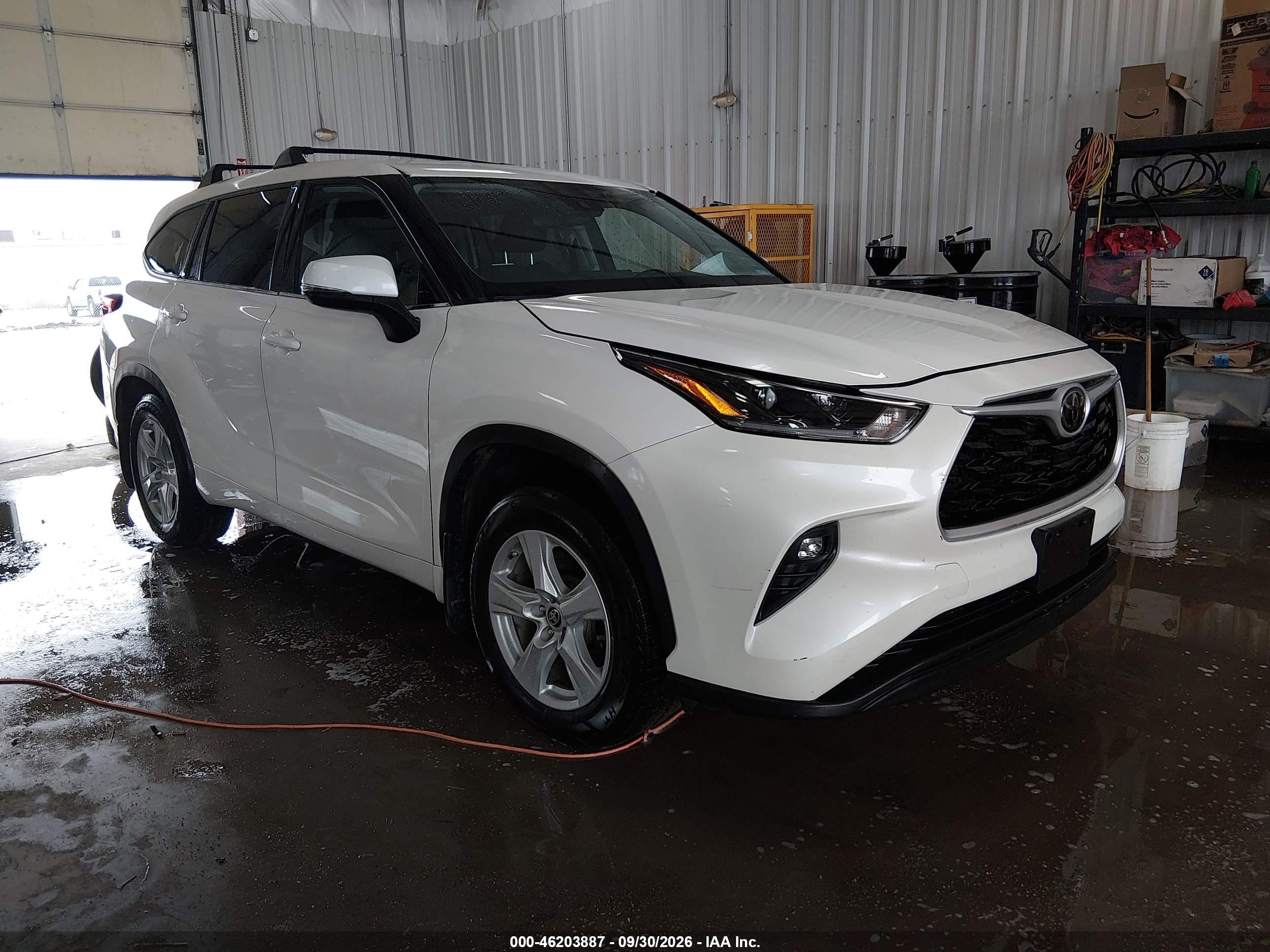 2021 Toyota Highlander VIN 5TDBZRBH4MS536152 — IAAI salvage auction photo