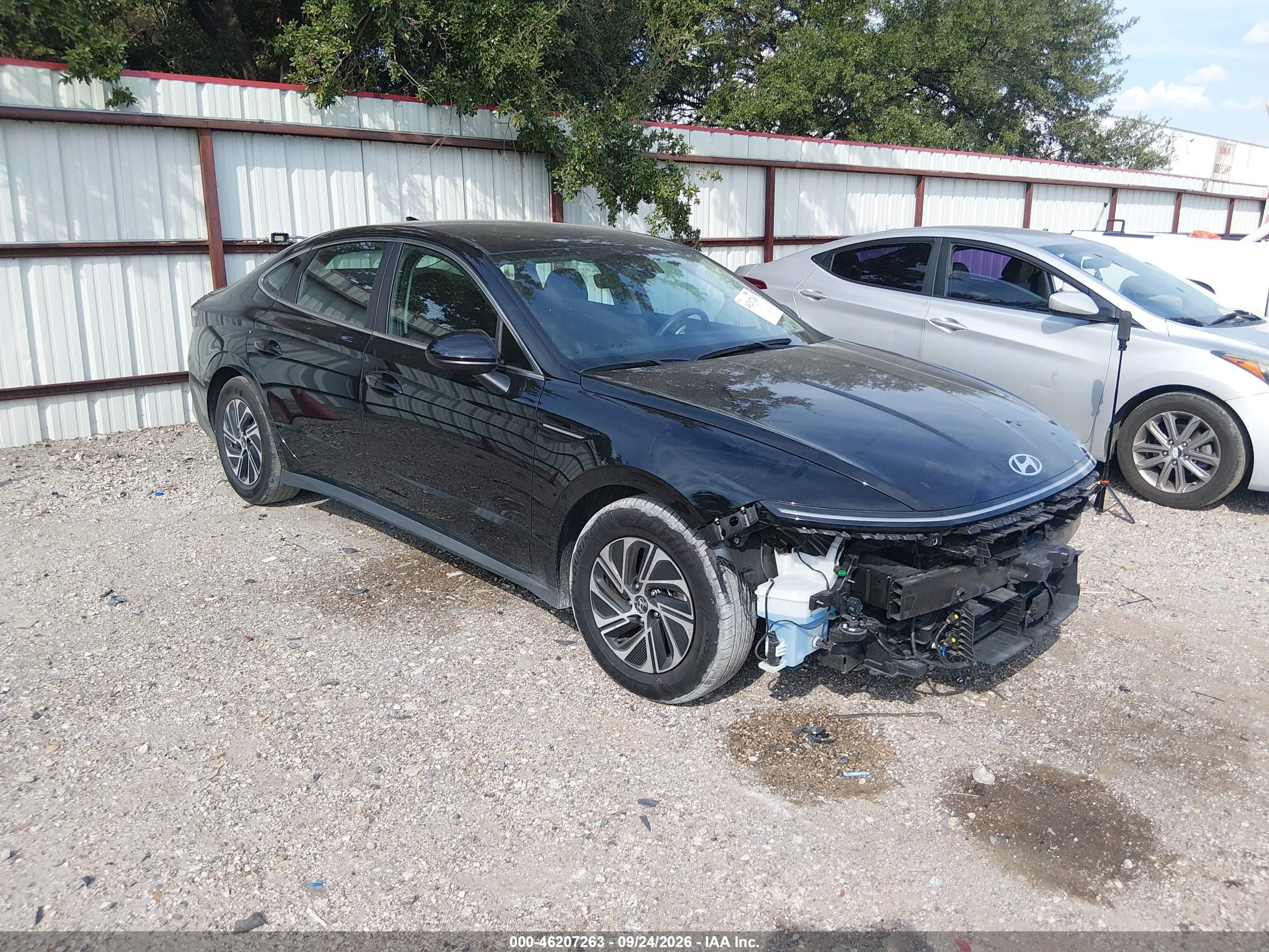 2026 Hyundai Sonata Hybrid VIN KMHL24JJXTA146051 — IAAI salvage auction photo