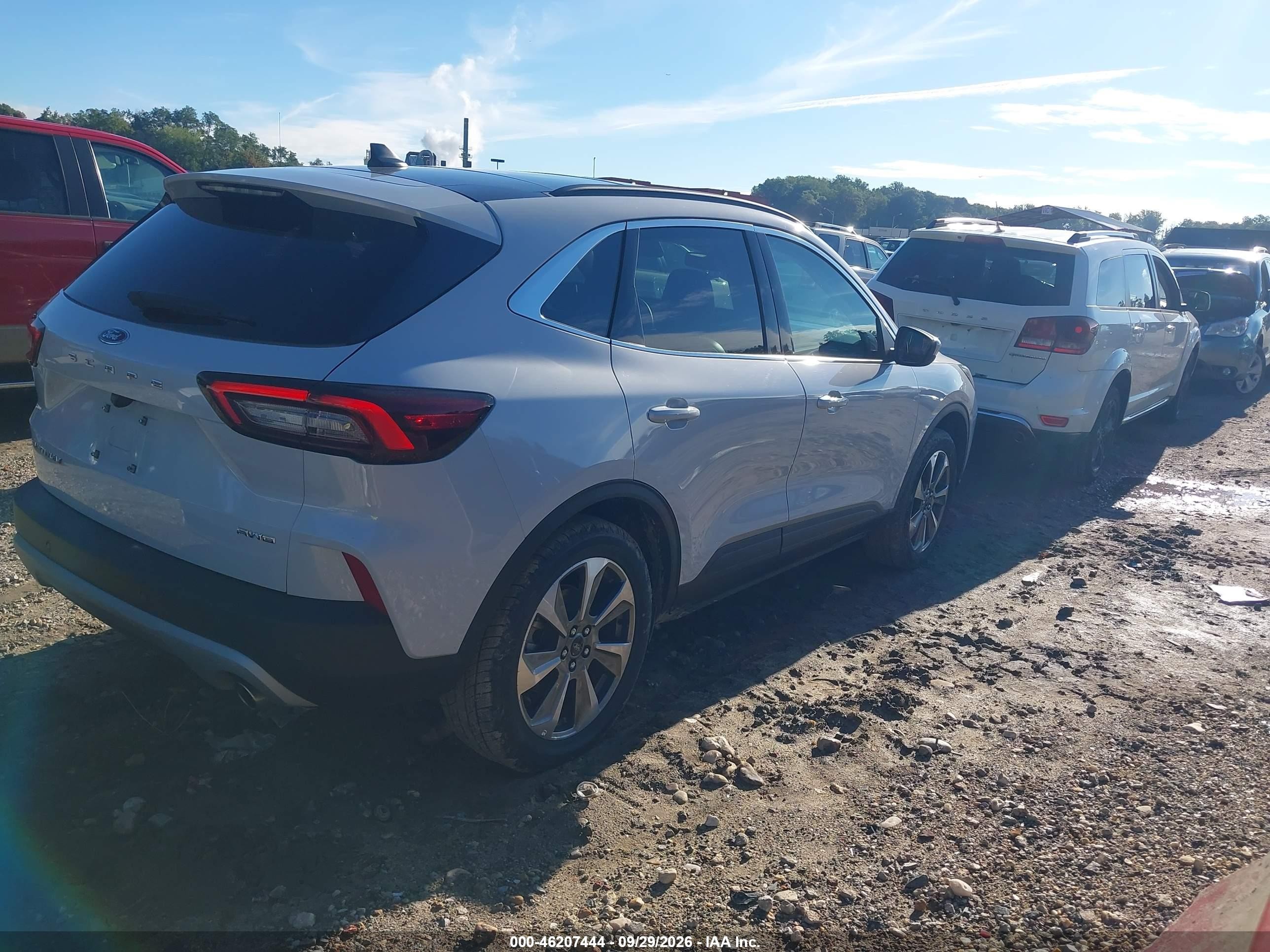 2025 Ford Escape VIN 1FMCU9JA9SUB44912 IAAI salvage auction — Normal Wear, Clear (Texas), sold $14,600 on 2026-10-06 (photo 4)