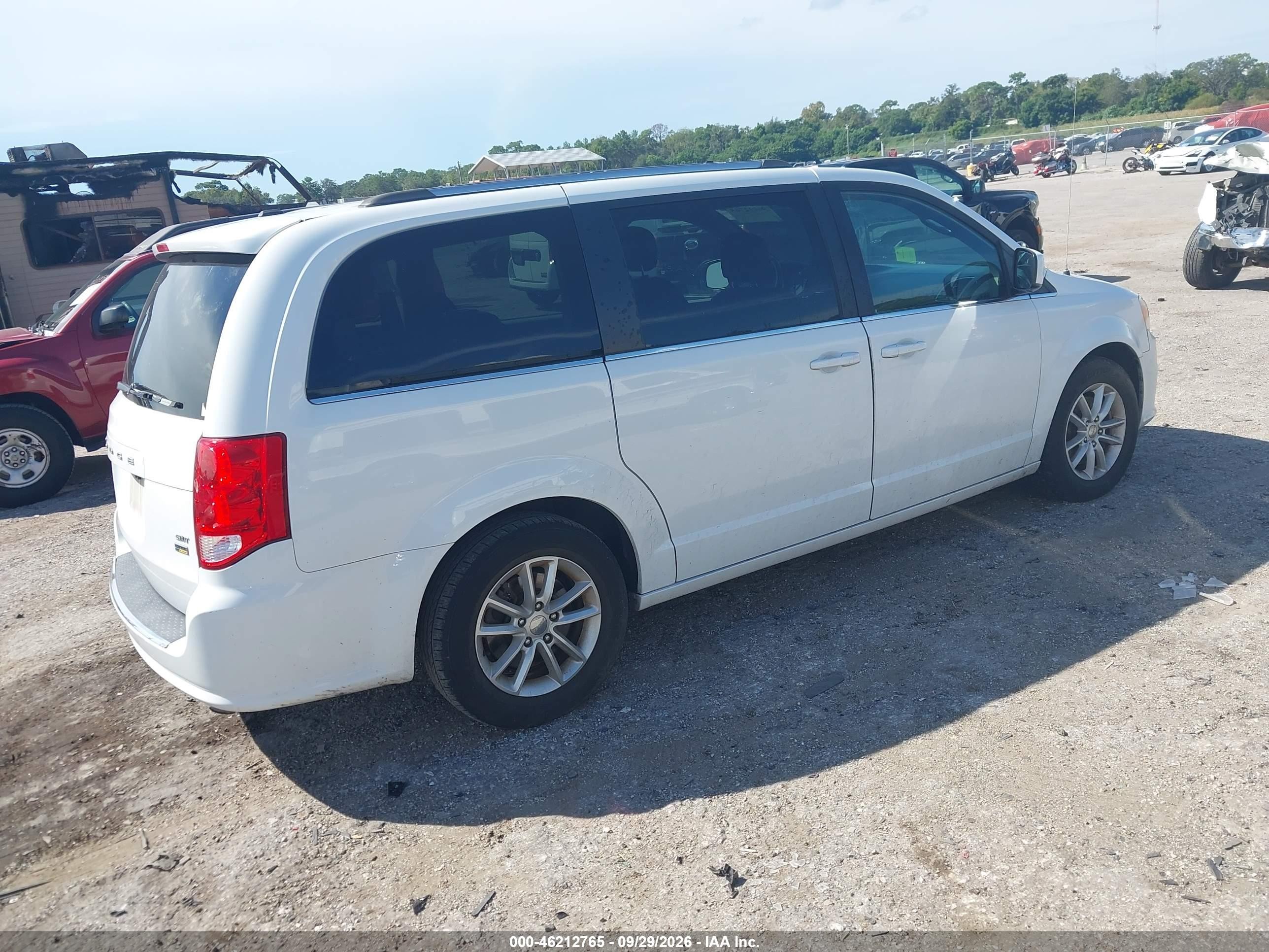 2019 Dodge Grand Caravan VIN 2C4RDGCGXKR619842 IAAI salvage auction — Normal Wear, Clear (Florida), sold $1,425 on 2026-10-10 (photo 4)