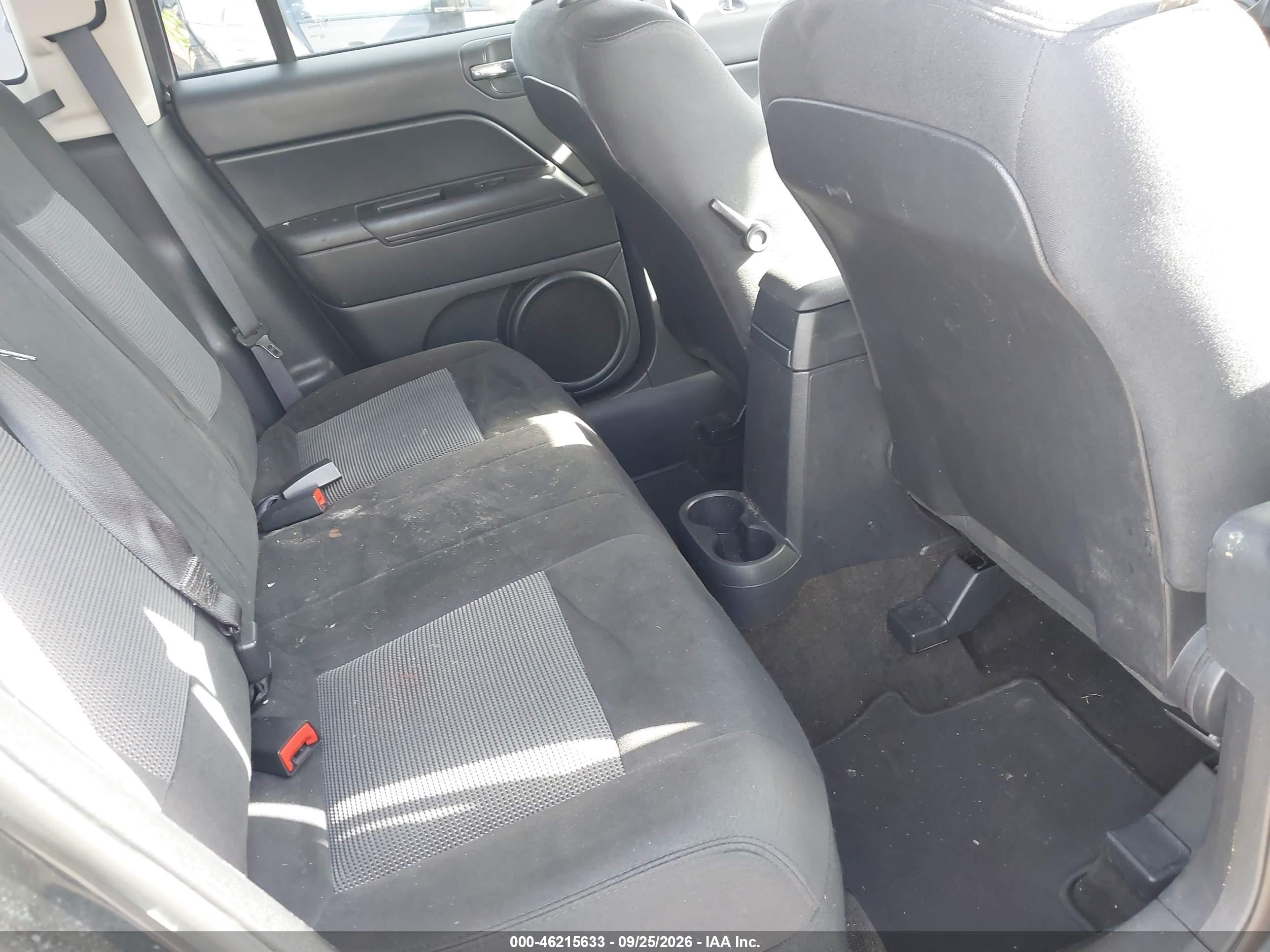 2015 Jeep Compass VIN 1C4NJDBB7FD424088 IAAI salvage auction — Normal Wear, Clear (Florida), sold $825 on 2026-10-01 (photo 8)