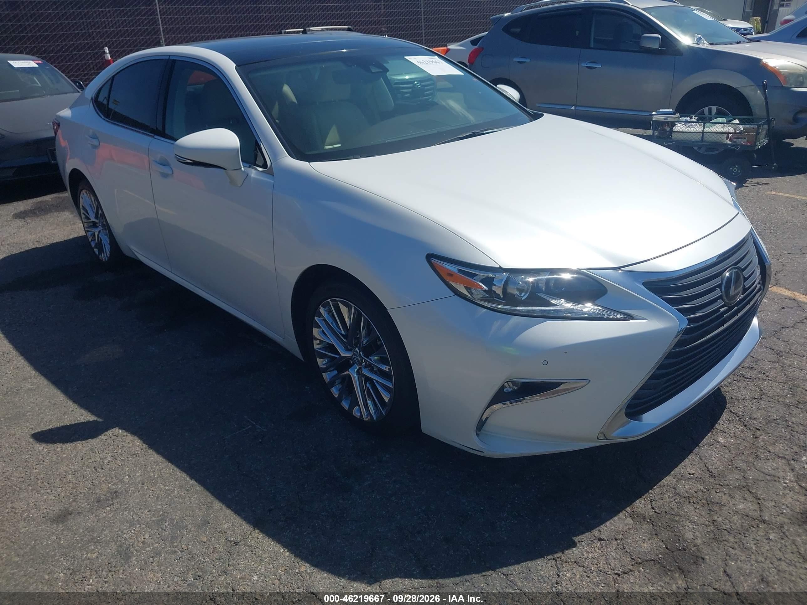 2017 Lexus ES 350 VIN 58ABK1GG7HU061706 — IAAI salvage auction photo