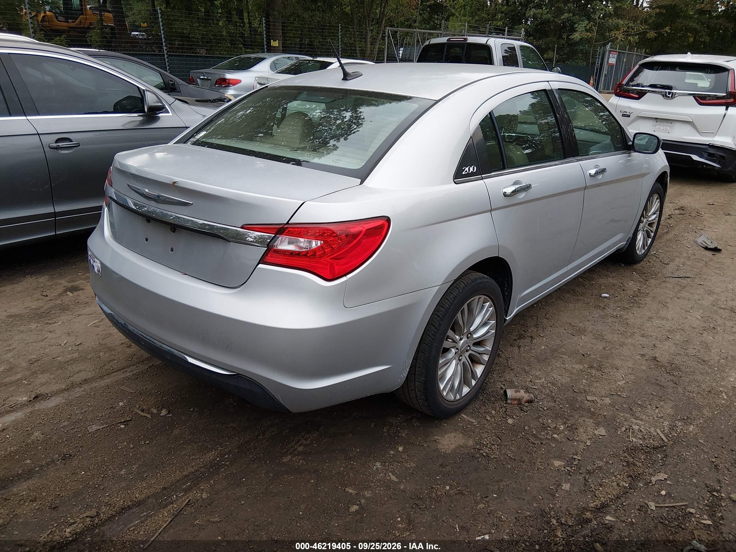 2012 Chrysler 200 VIN 1C3CCBCB2CN250770 IAAI salvage auction — Unknown, Clear (Virginia), sold $250 on 2026-10-02 (photo 4)