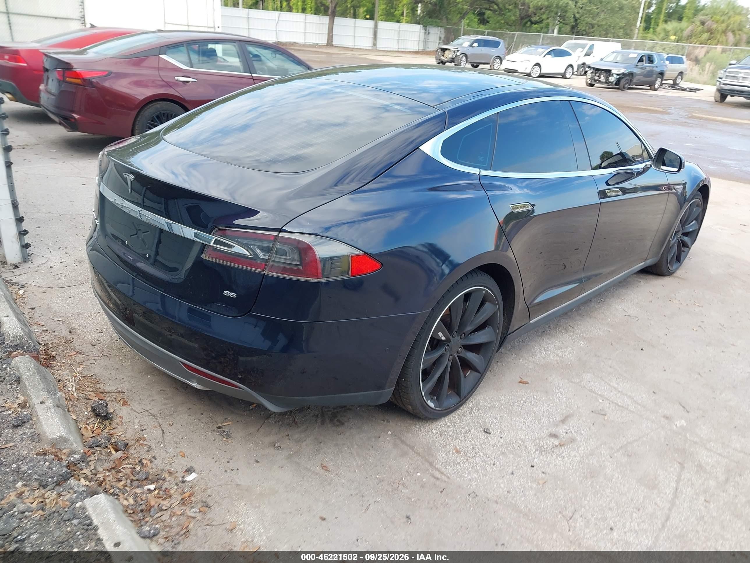 2014 Tesla Model S VIN 5YJSA1H17EFP61268 IAAI salvage auction — Mechanical, Clear (Florida), sold $3,400 on 2026-09-27 (photo 4)
