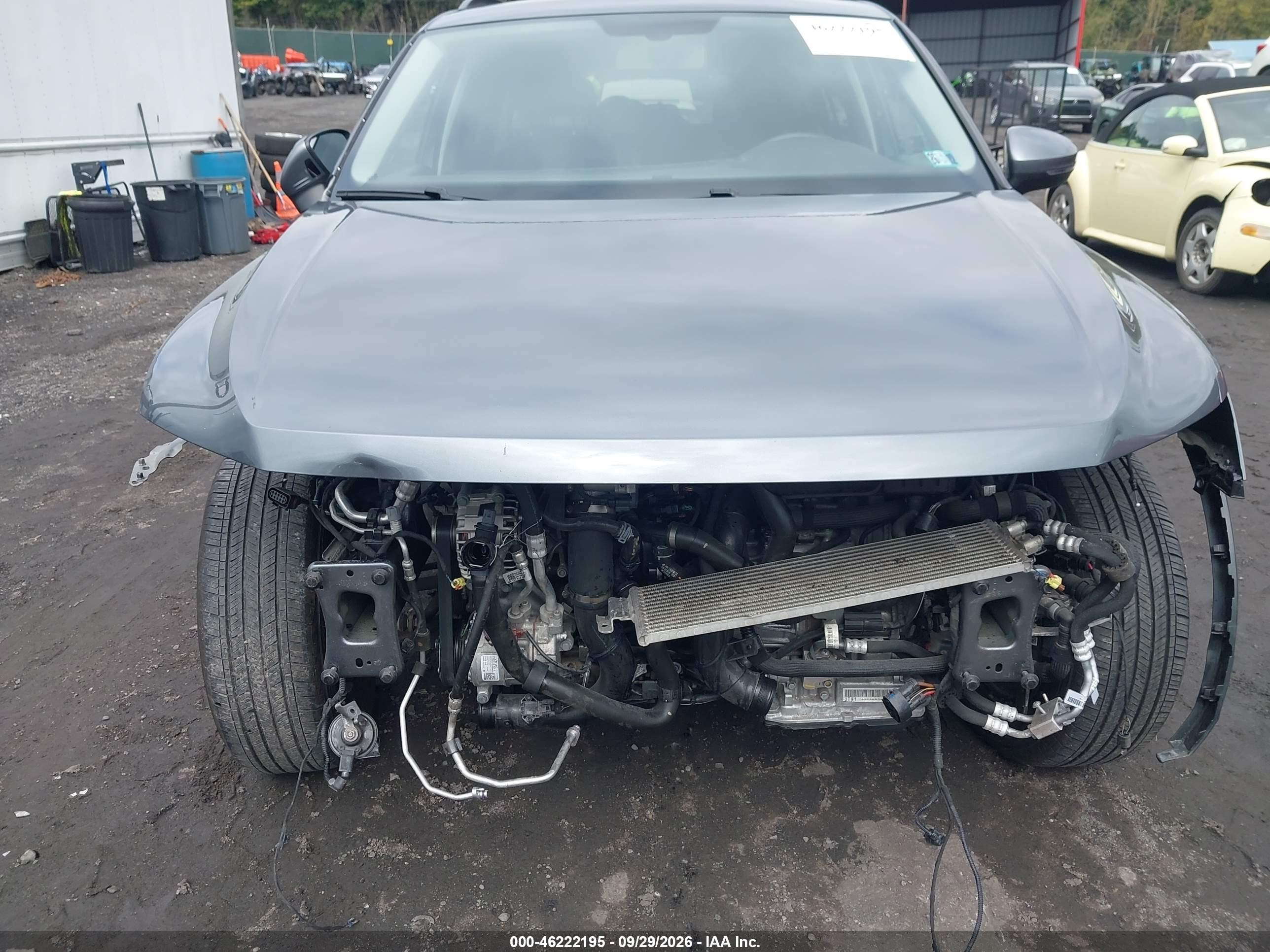2020 Volkswagen Tiguan VIN 3VV2B7AX6LM045860 IAAI salvage auction — Front & Rear, Salvage (Pennsylvania), sold $4,350 on 2026-10-03 (photo 6)