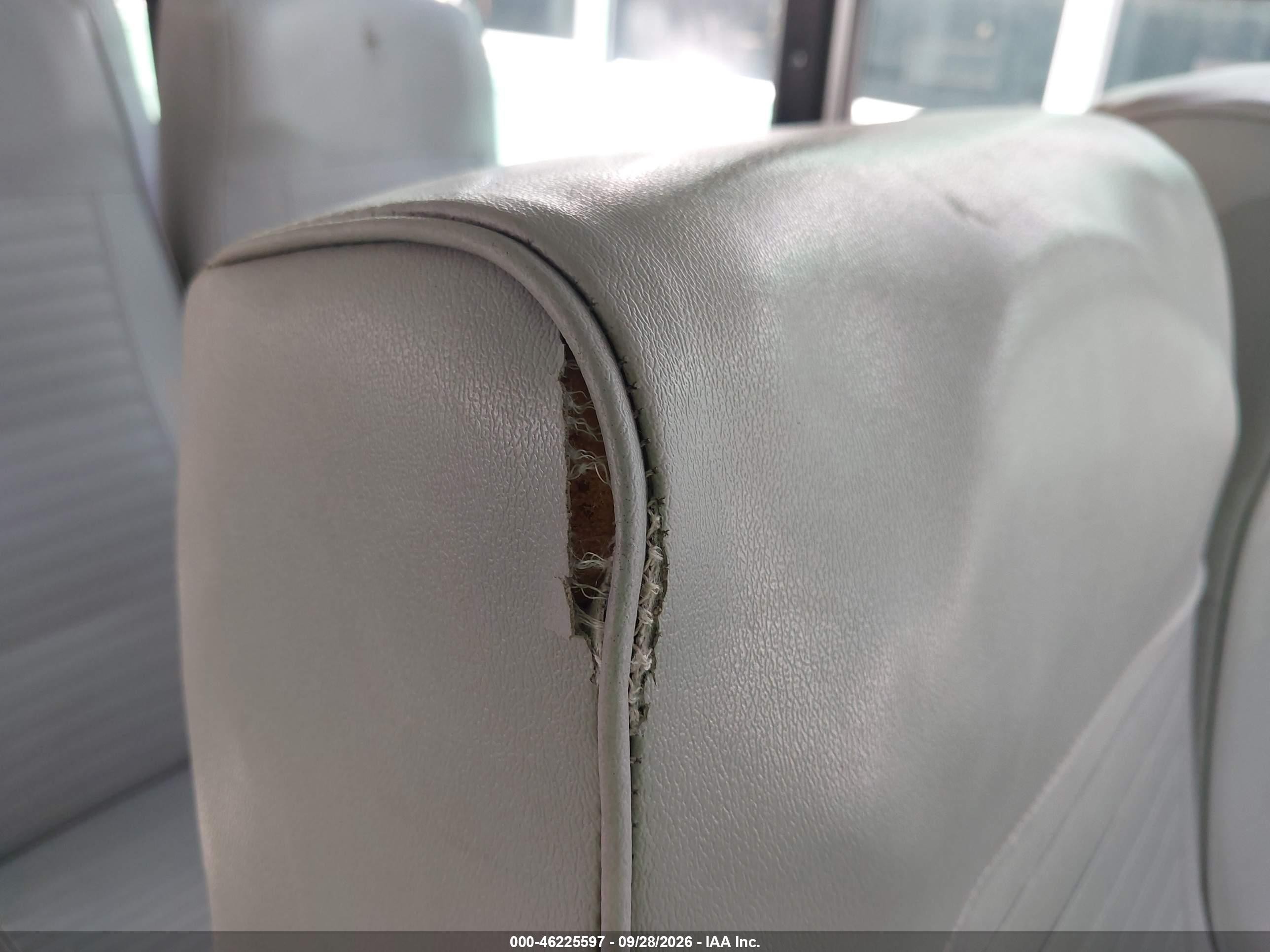 2015 Ic Corporation 3000 VIN 4DRBXAAN8FB596410 IAAI salvage auction — Normal Wear, Sf97 (Washington), sold $3,400 on 2026-10-08 (photo 6)