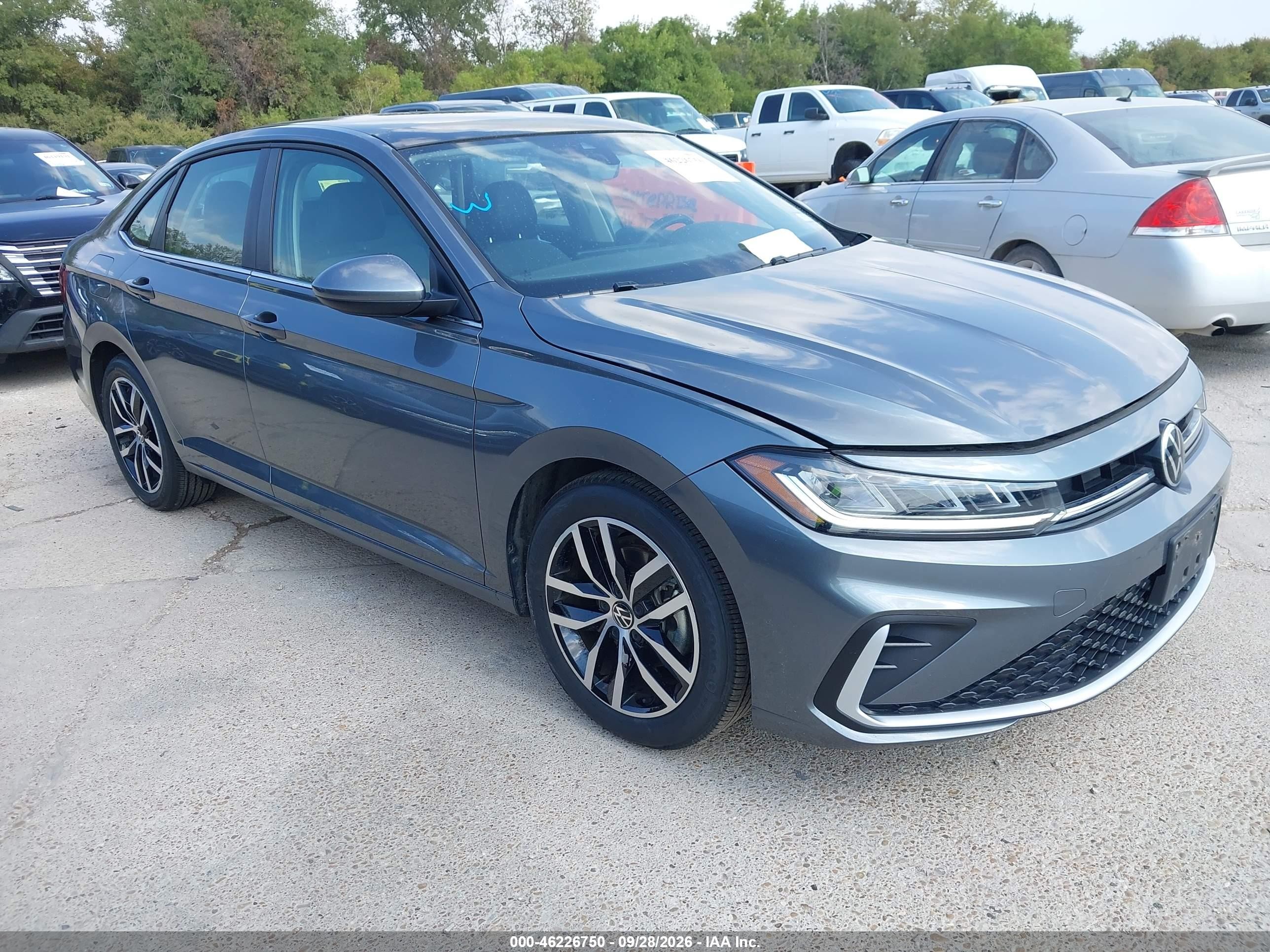 2025 Volkswagen Jetta VIN 3VW7X7BU8SM037121 — IAAI salvage auction photo