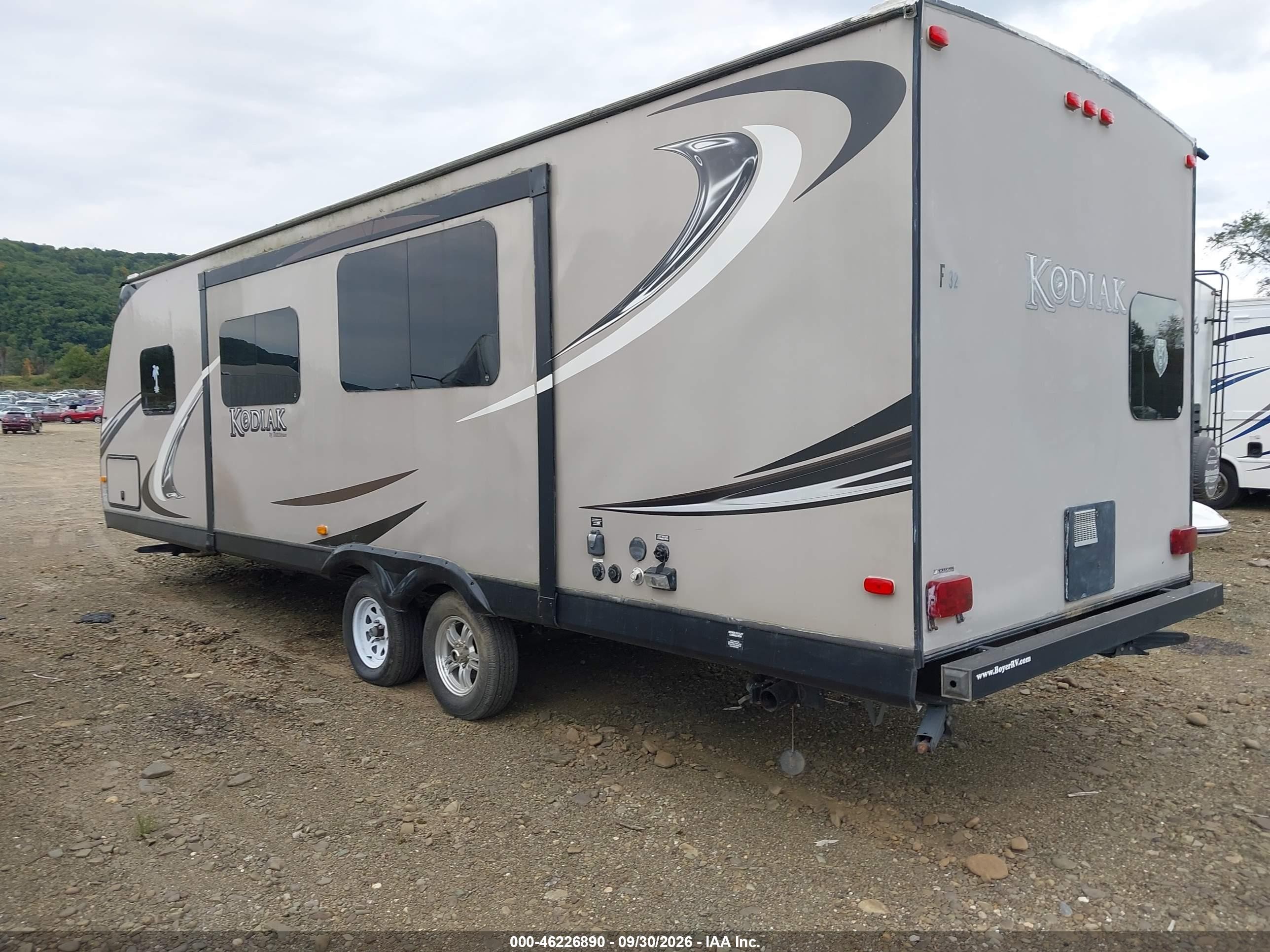 2013 Dutchmen Kodiak VIN 47CTS5P20DK173196 IAAI salvage auction — Normal Wear, Clear (Pennsylvania), sold $275 on 2026-10-15 (photo 3)