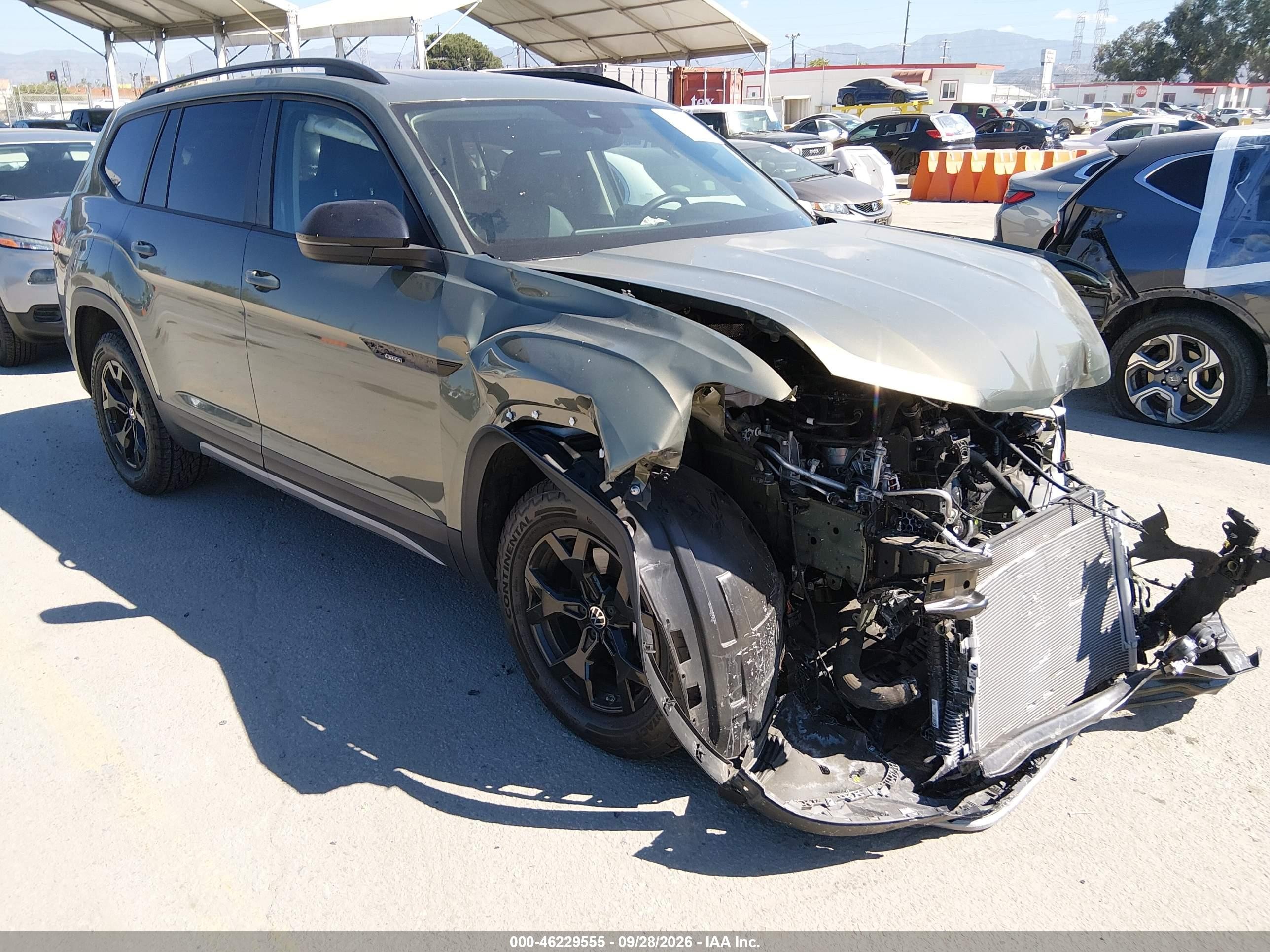 2025 Volkswagen Atlas VIN 1V2CR2CA2SC500616 — IAAI salvage auction photo