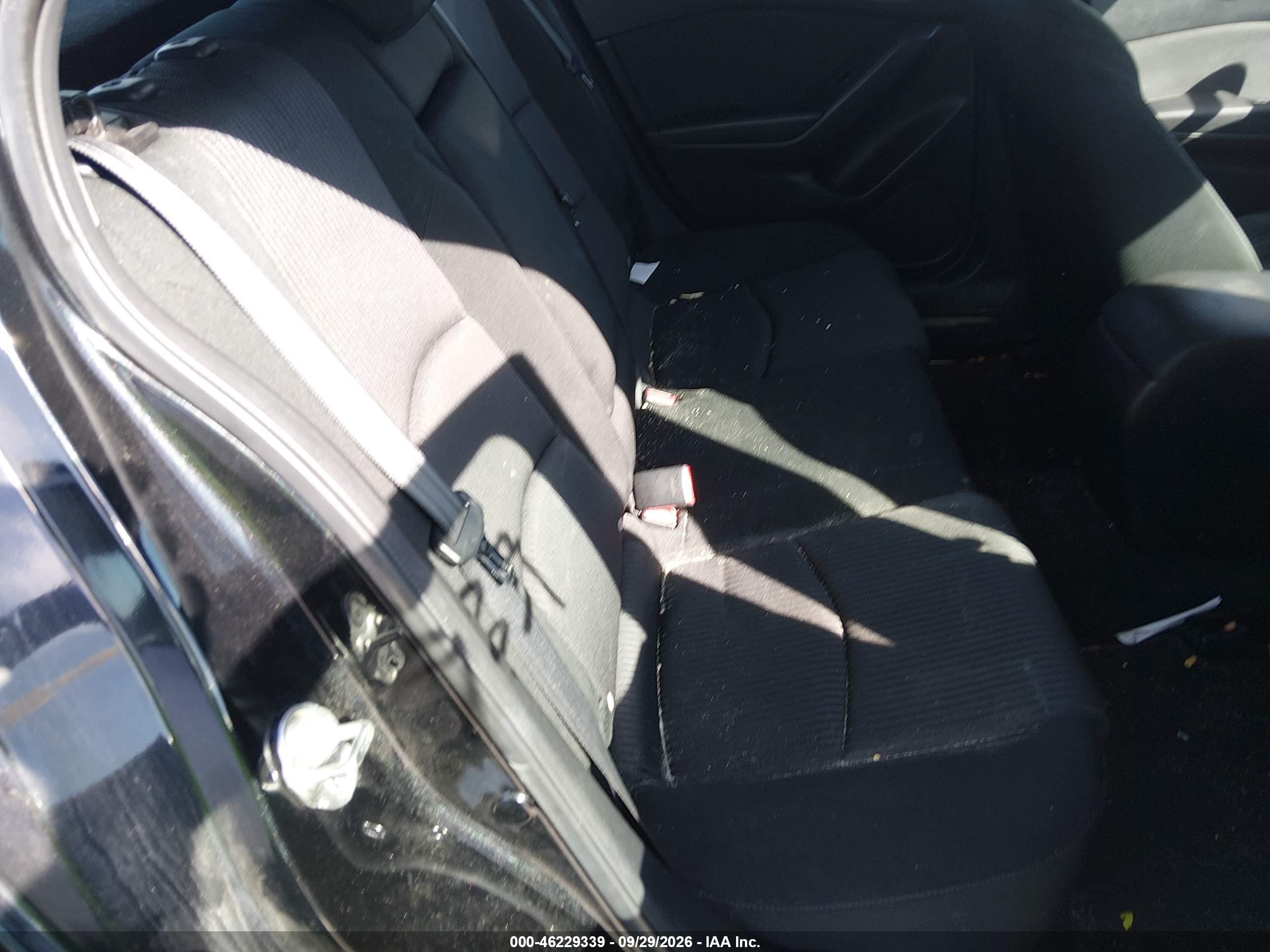 2015 Mazda 3 VIN 3MZBM1L72FM234963 IAAI salvage auction — Normal Wear, Clear (Illinois), sold $3,100 on 2026-10-10 (photo 8)