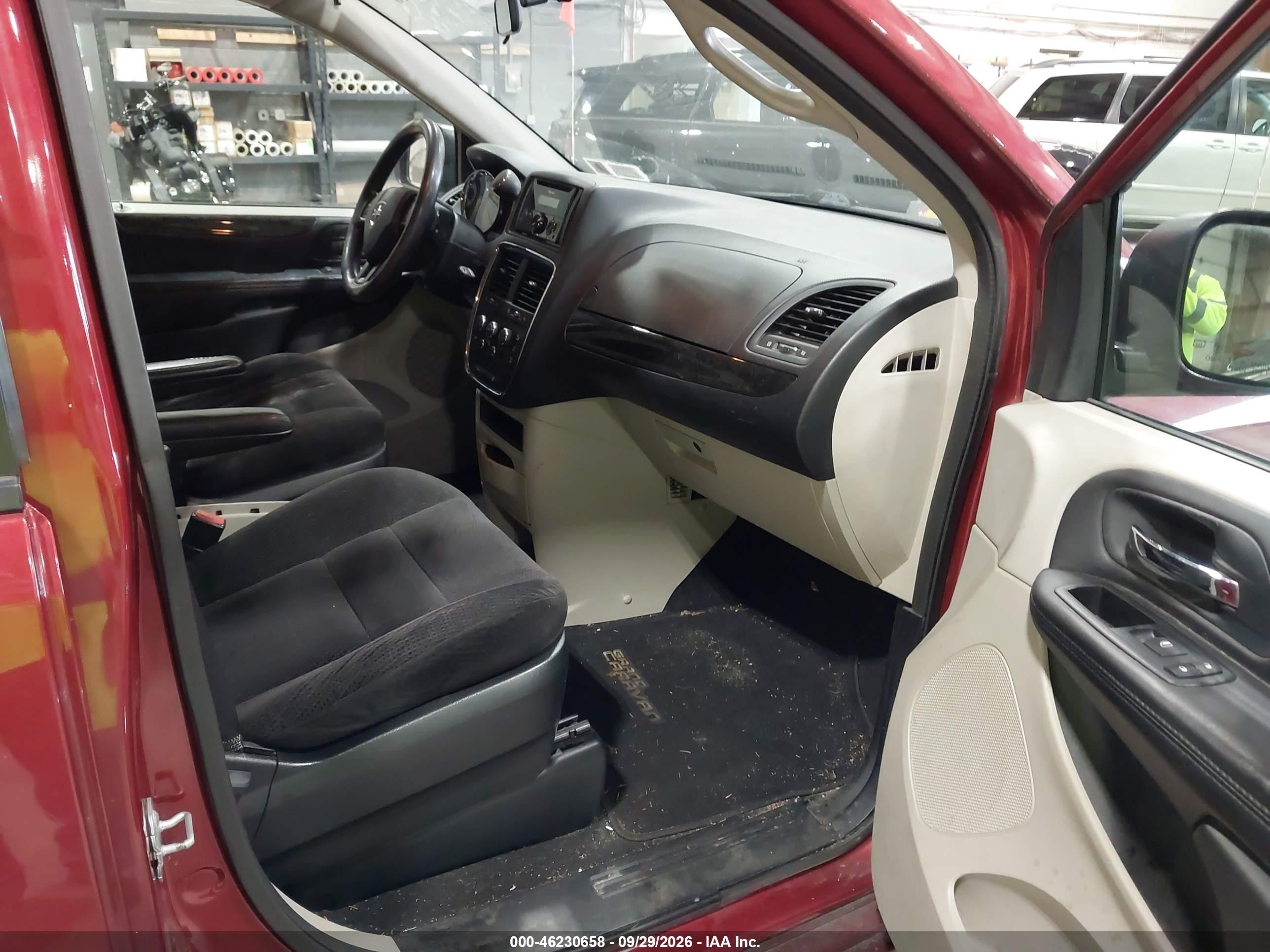 2014 Dodge Grand Caravan VIN 2C4RDGBG8ER393077 IAAI salvage auction — Normal Wear, Clear (New York), sold $600 on 2026-10-08 (photo 5)