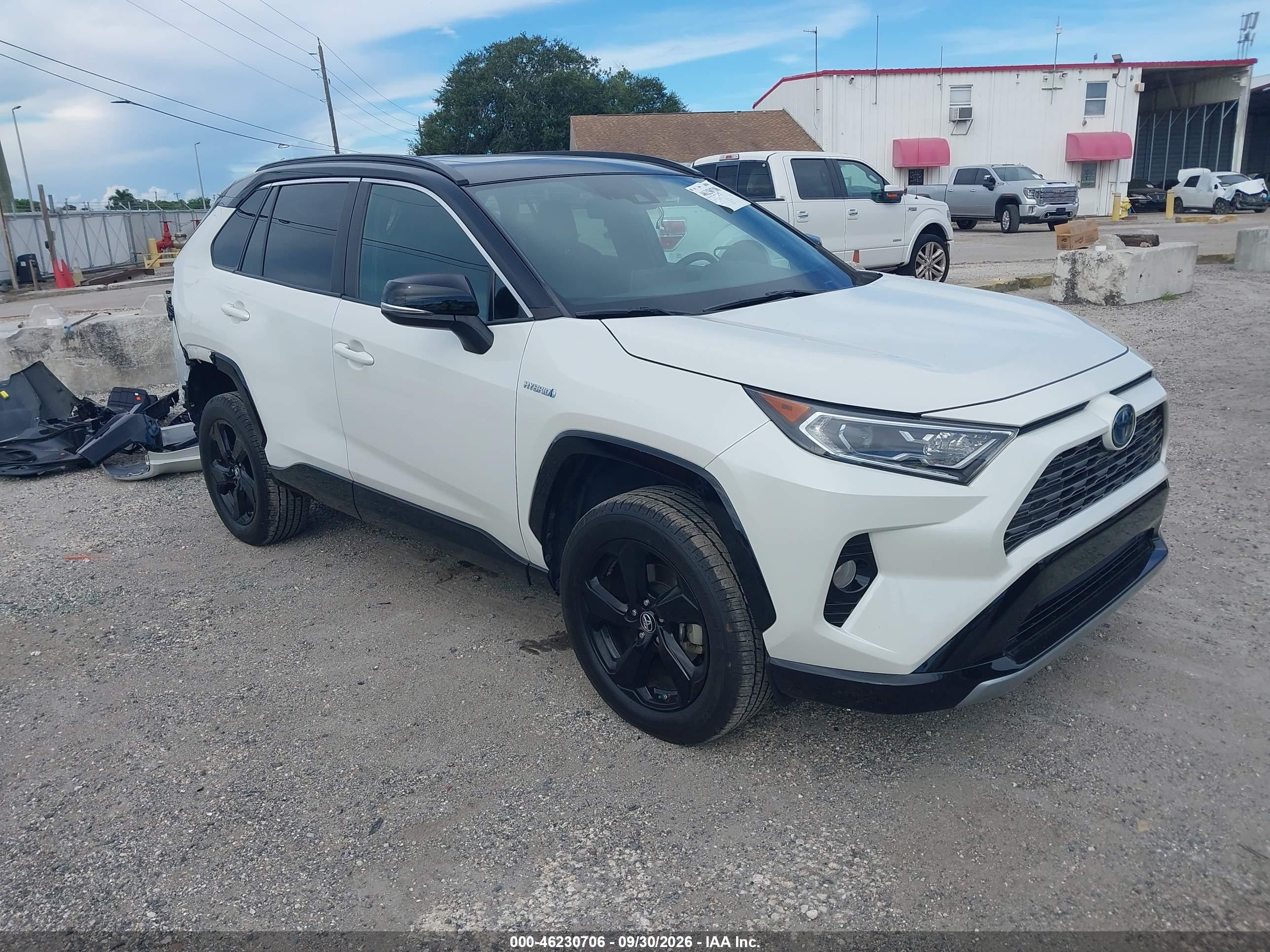 2019 Toyota RAV4 Hybrid VIN 2T3EWRFV4KW028121 — IAAI salvage auction photo
