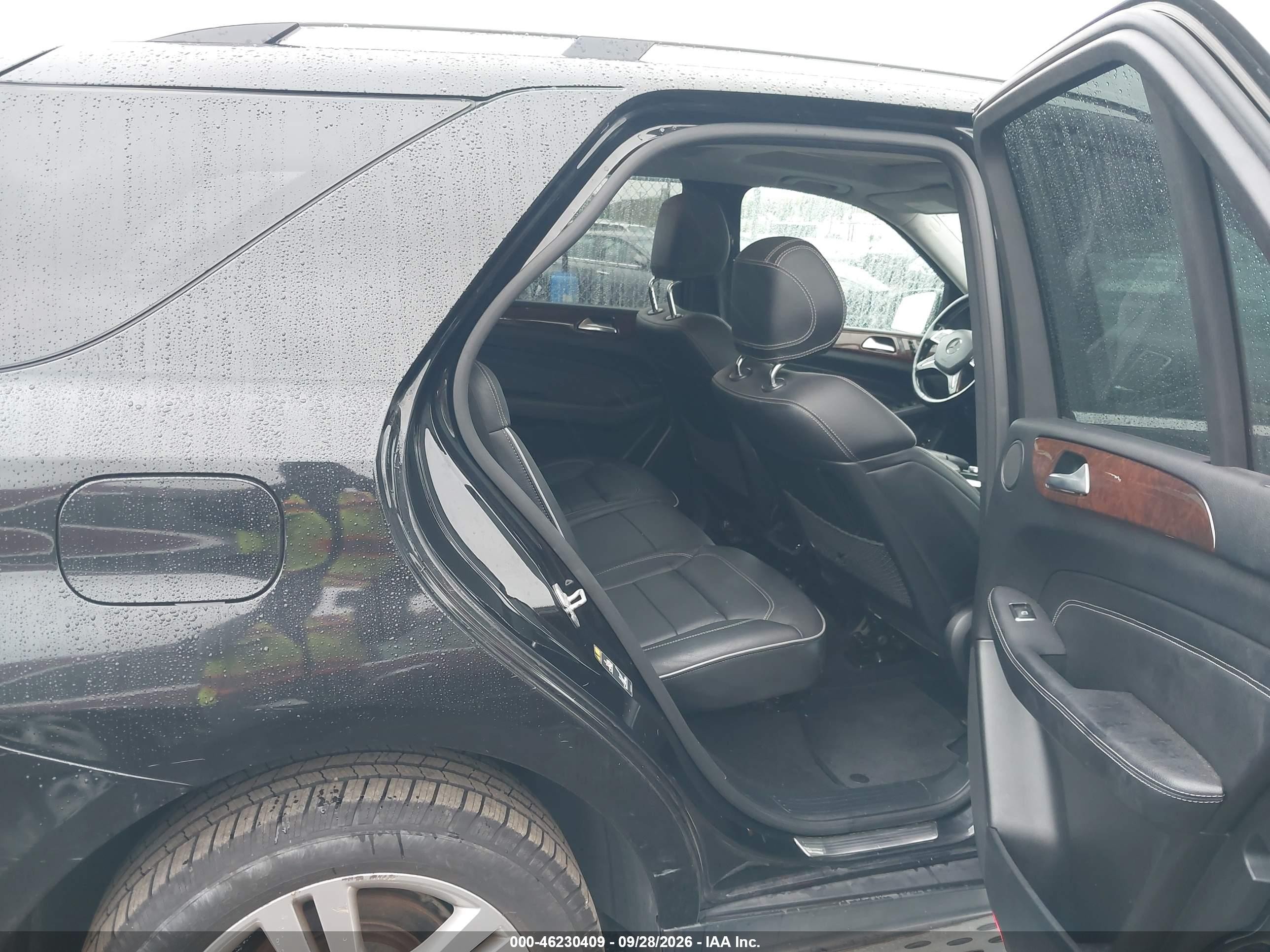 2013 Mercedes-Benz ML-Class VIN 4JGDA5HB7DA210141 IAAI salvage auction — Normal Wear, Clear (New Jersey), sold $7,650 on 2026-10-05 (photo 8)