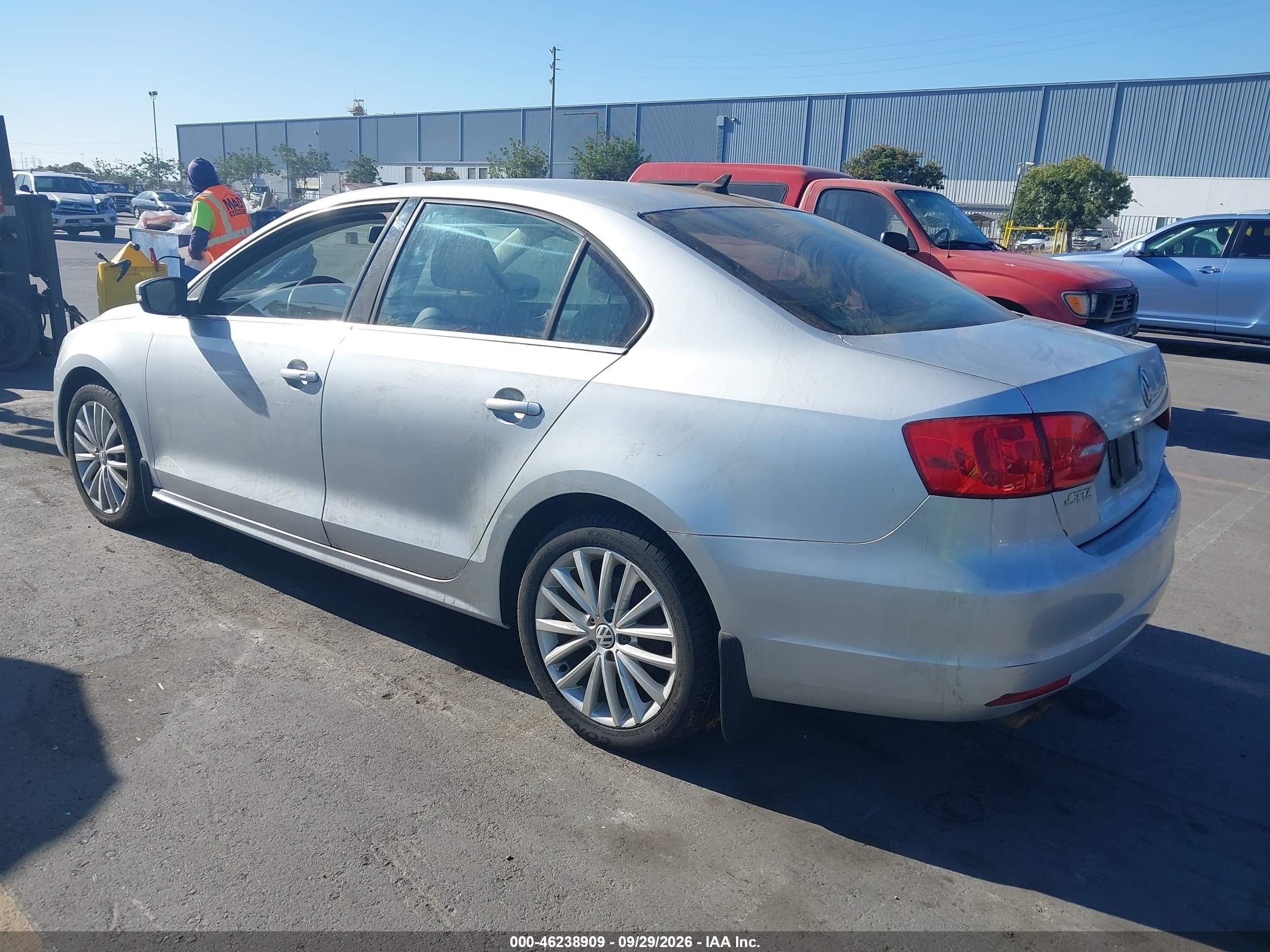 2012 Volkswagen Jetta VIN 3VWLP7AJ3CM301787 IAAI salvage auction — Normal Wear, Clear (Missouri), sold $1,375 on 2026-10-08 (photo 3)