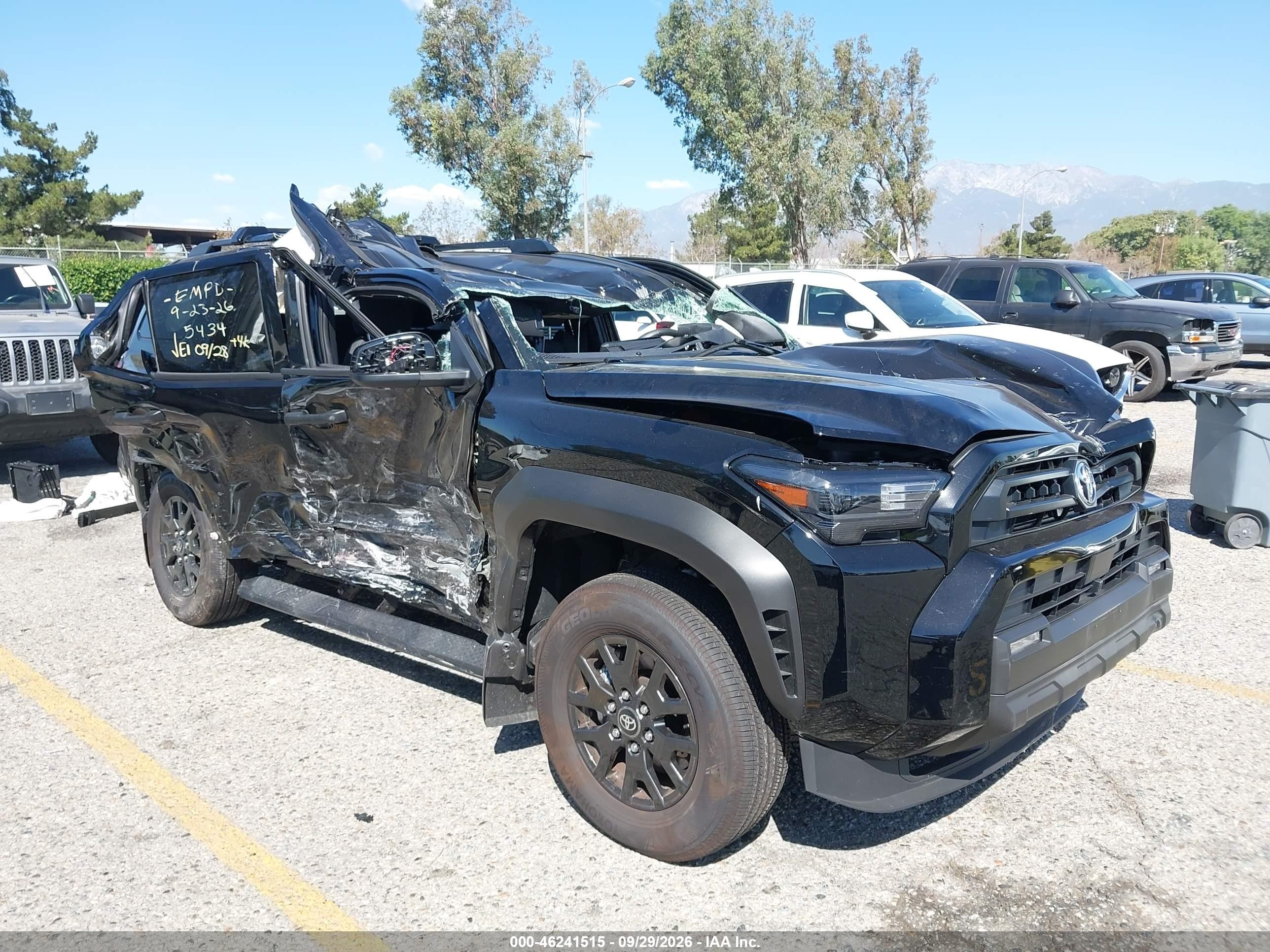 2026 Toyota 4Runner VIN JTEVA5BR6T5104622 — IAAI salvage auction photo