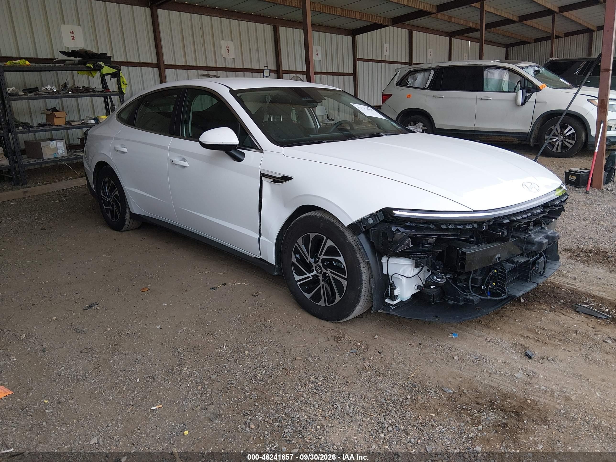 2026 Hyundai Sonata Hybrid VIN KMHL24JJ2TA165094 — IAAI salvage auction photo