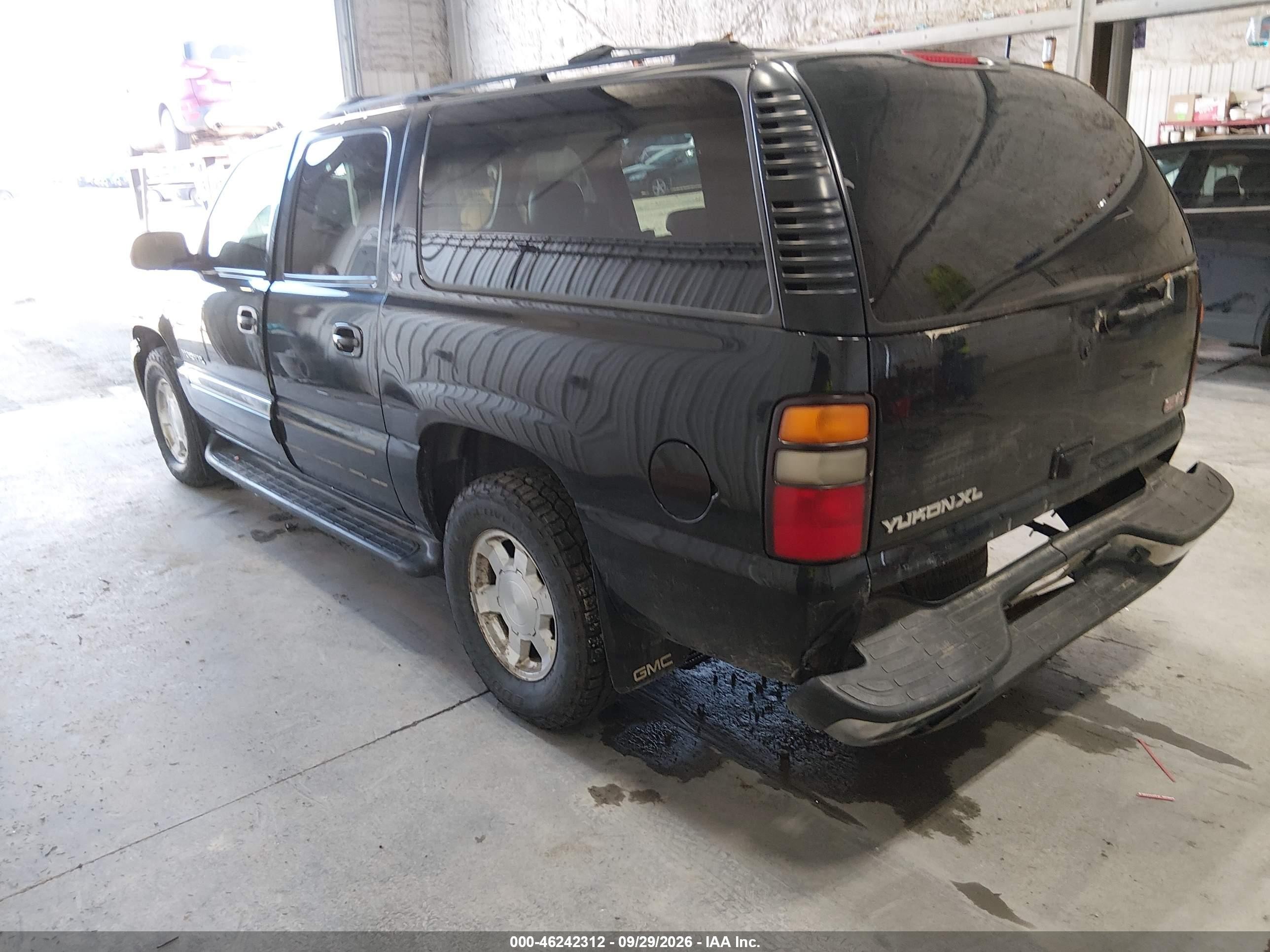 2004 Gmc Yukon xl VIN 3GKFK16Z34G328731 IAAI salvage auction — Rear End, Bill Of Sale (Alaska), sold $875 on 2026-10-02 (photo 3)