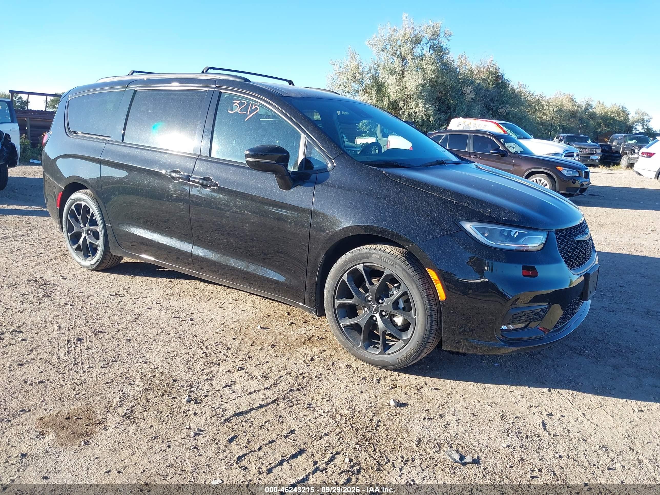 2025 Chrysler Pacifica VIN 2C4RC1GGXSR514714 — IAAI salvage auction photo