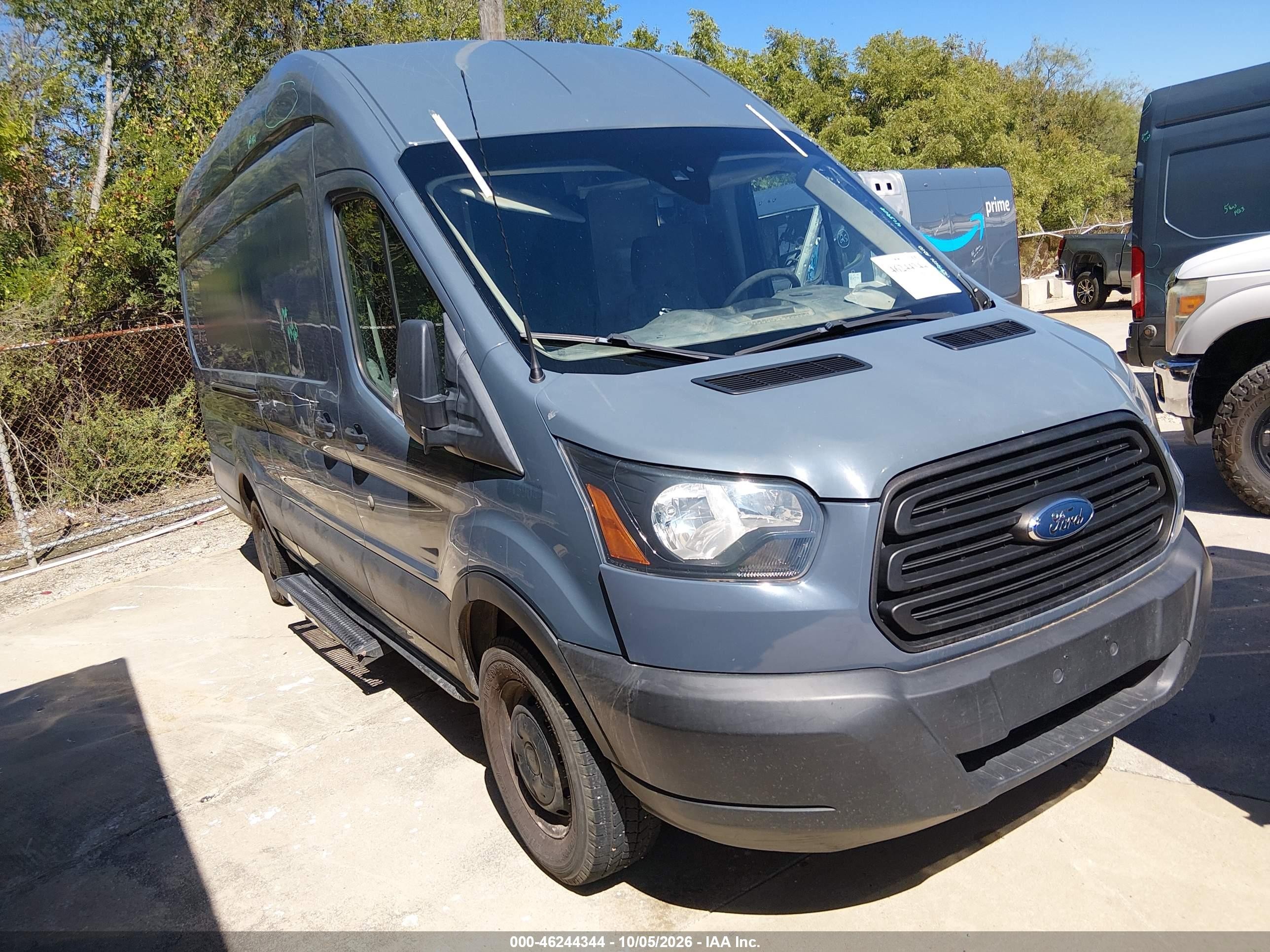 2019 Ford Transit-250 VIN 1FTYR3XM5KKA97884 — IAAI salvage auction photo