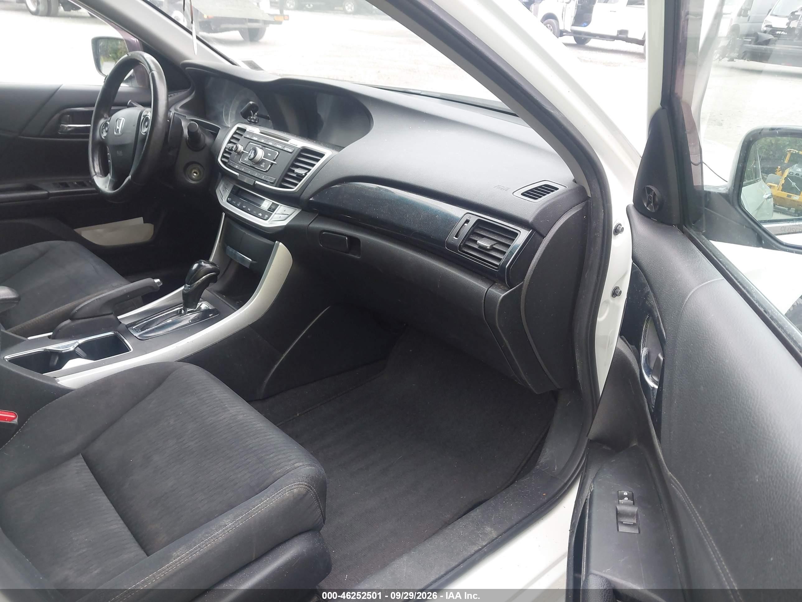2014 Honda Accord VIN 1HGCR2F53EA115034 IAAI salvage auction — Normal Wear, Clear (New York), sold $3,500 on 2026-10-09 (photo 5)