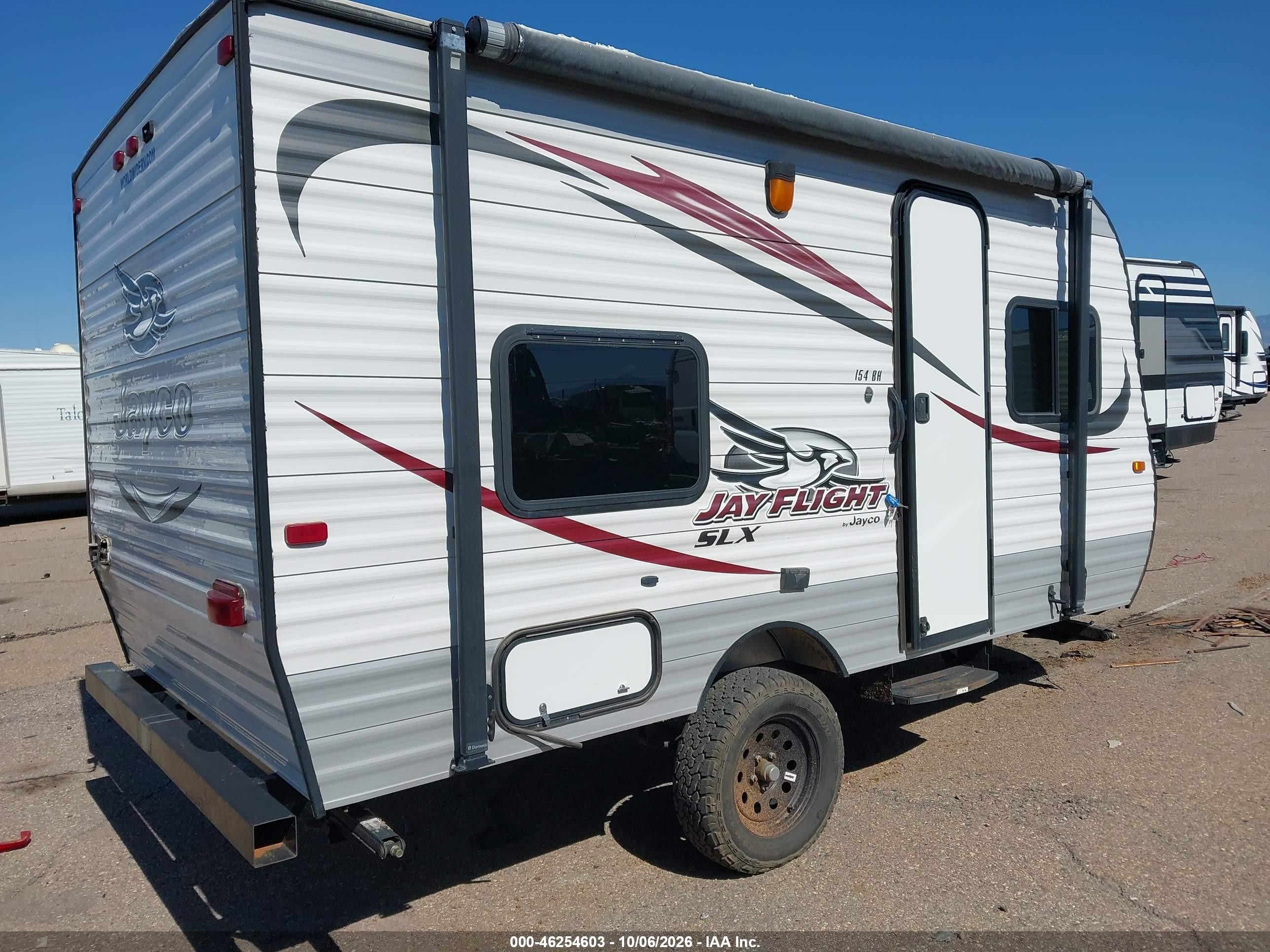 2015 Jayco Jay Flight VIN 1UJBJ0AG4F77D0328 IAAI salvage auction — Hail, Salvage (Arizona), sold $1,800 on 2026-10-14 (photo 4)