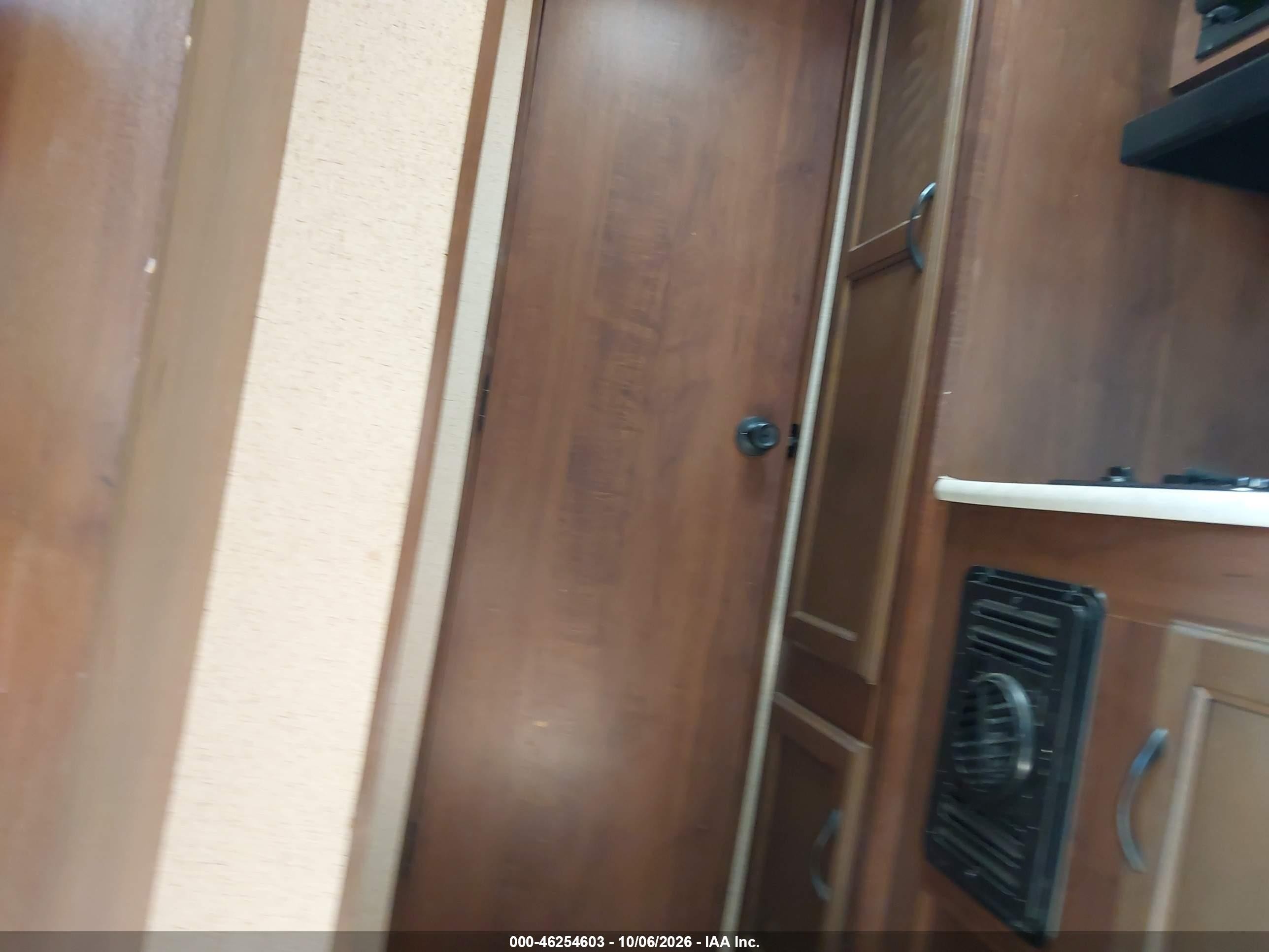 2015 Jayco Jay flight VIN 1UJBJ0AG4F77D0328 IAAI salvage auction — Hail, Salvage (Arizona), sold $3,250 on 2026-10-15 (photo 5)