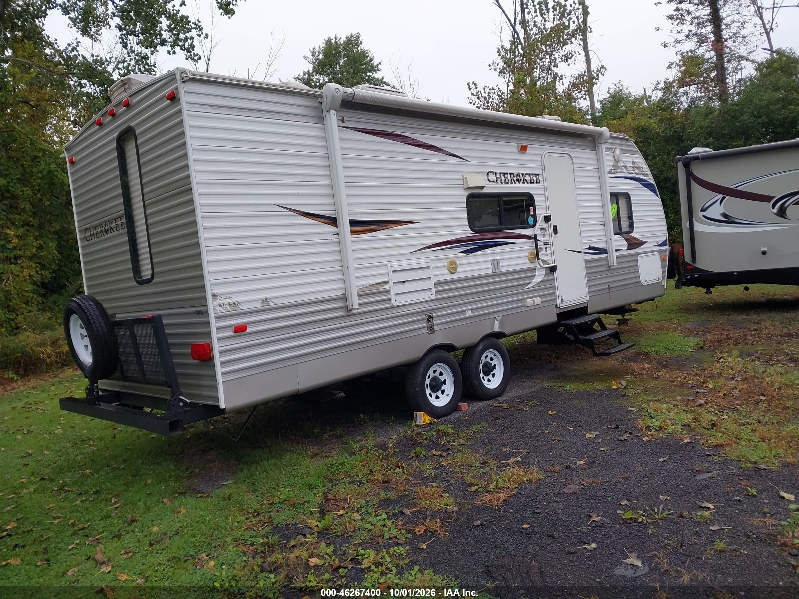 2013 Cherokee 254q VIN 4X4TCKA29DX114165 IAAI salvage auction — Side, Clear (New York), sold $3,500 on 2026-10-08 (photo 4)