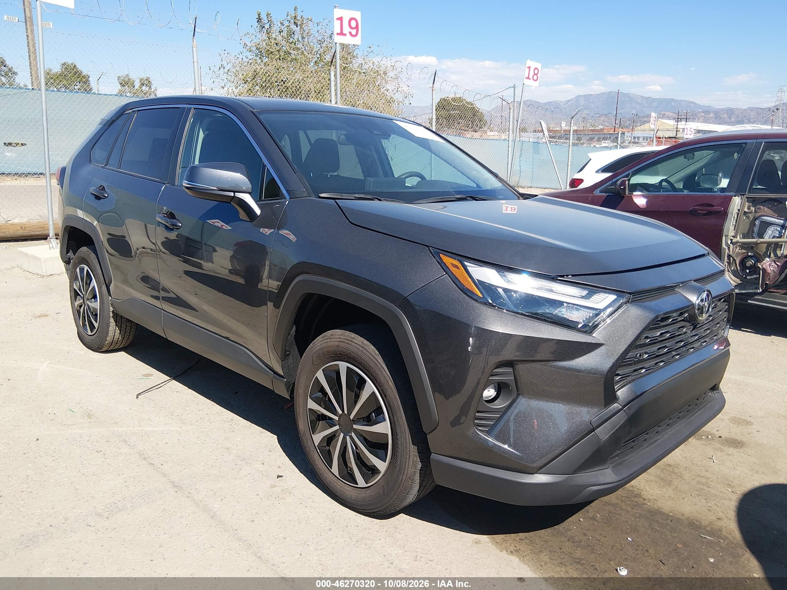 2025 Toyota RAV4 VIN 2T3K1RFVXSW423700 — IAAI salvage auction photo