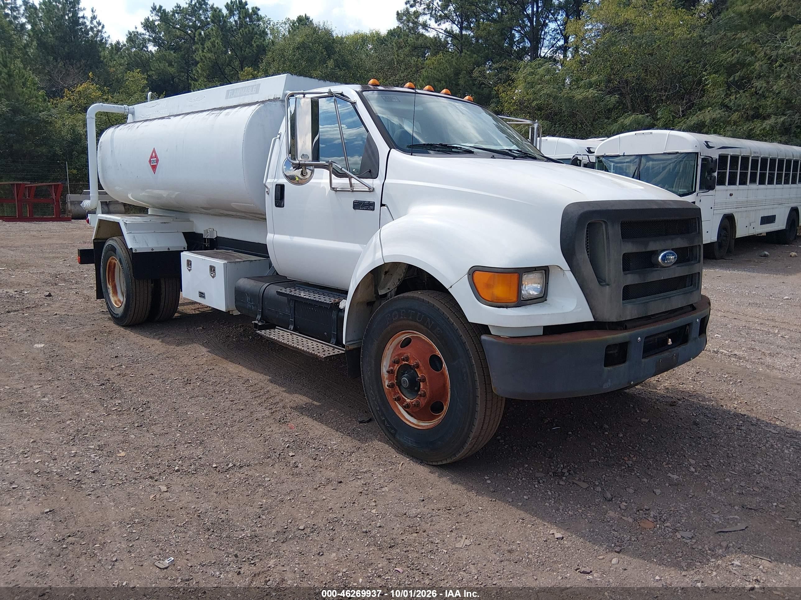 2007 Ford F-750 VIN 3FRXF75G27V515548 — IAAI salvage auction photo