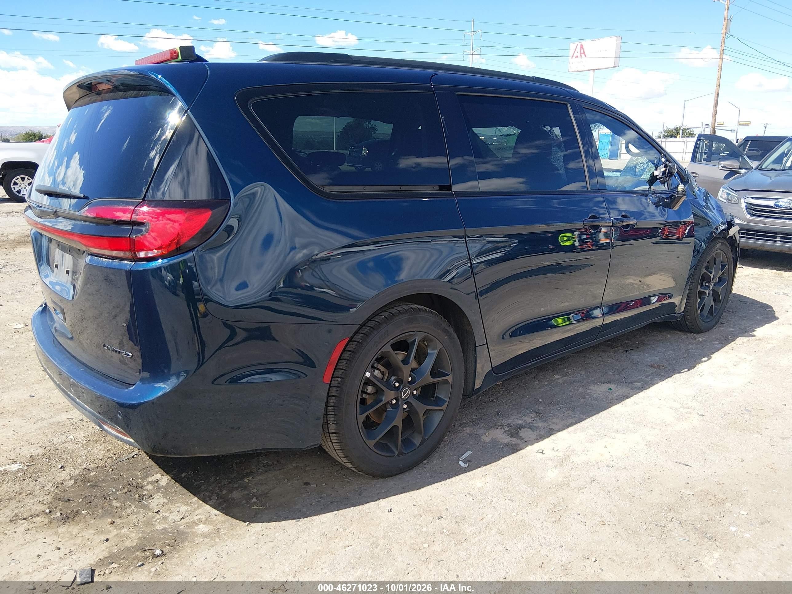 2025 Chrysler Pacifica VIN 2C4RC1GG4SR593099 IAAI salvage auction — Front End, Enterprise Vehicles Clear Only (Michigan), sold $12,500 on 2026-10-07 (photo 4)
